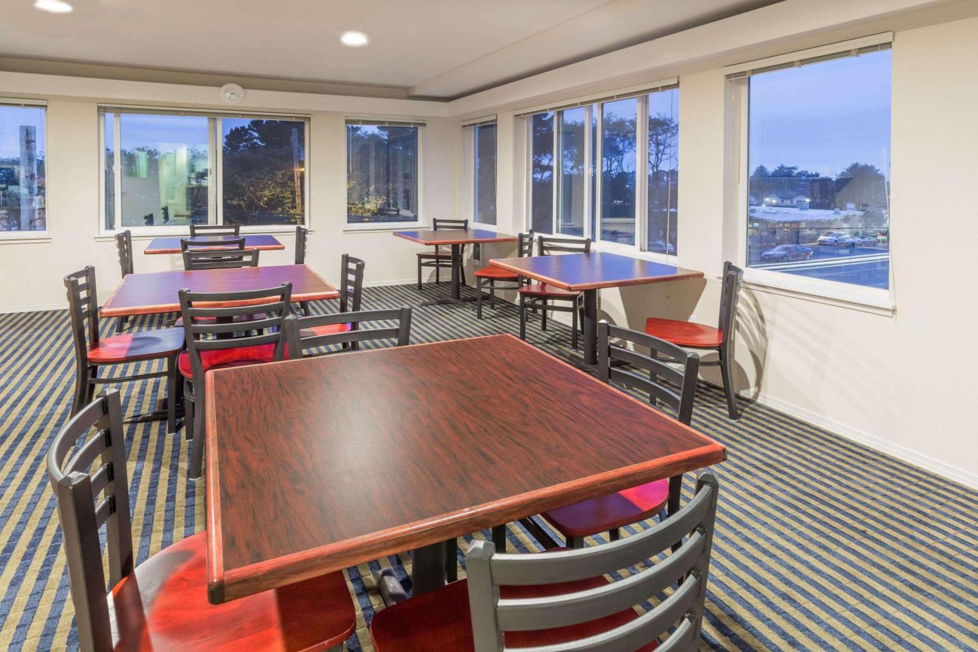 Travelodge by Wyndham Depoe Bay photo 57