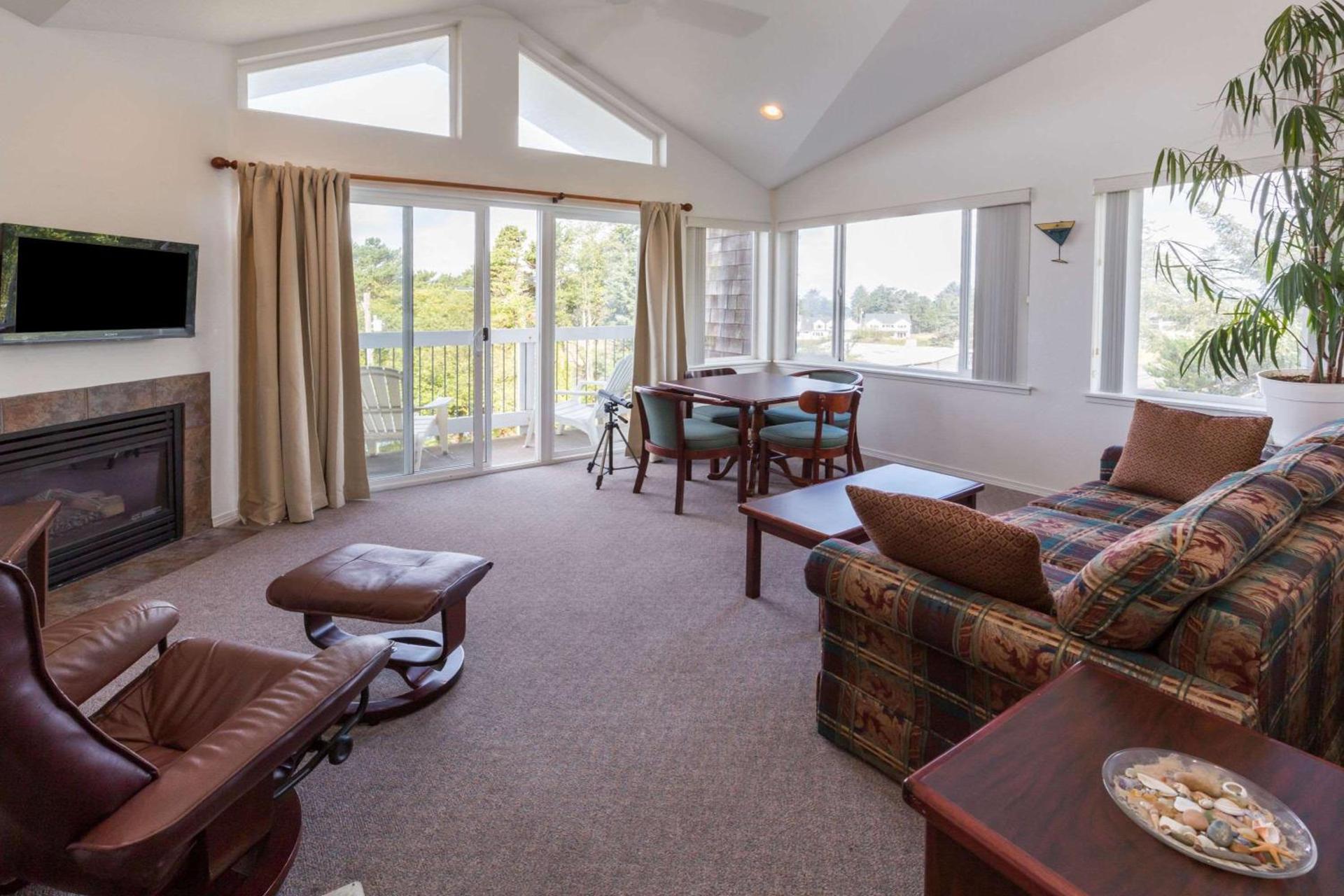 Travelodge by Wyndham Depoe Bay photo 60