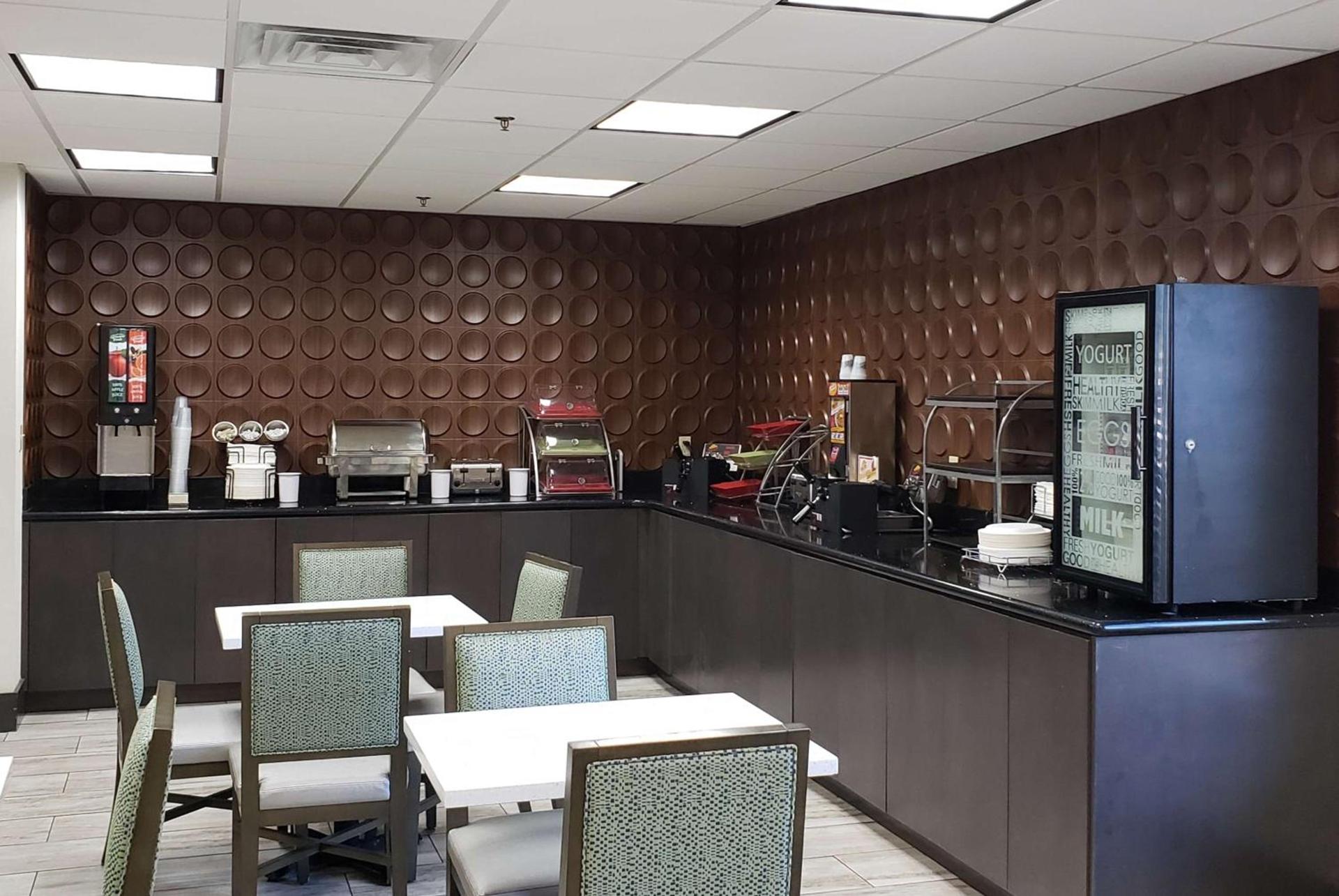 Wingate by Wyndham Savannah I-95 North photo 10