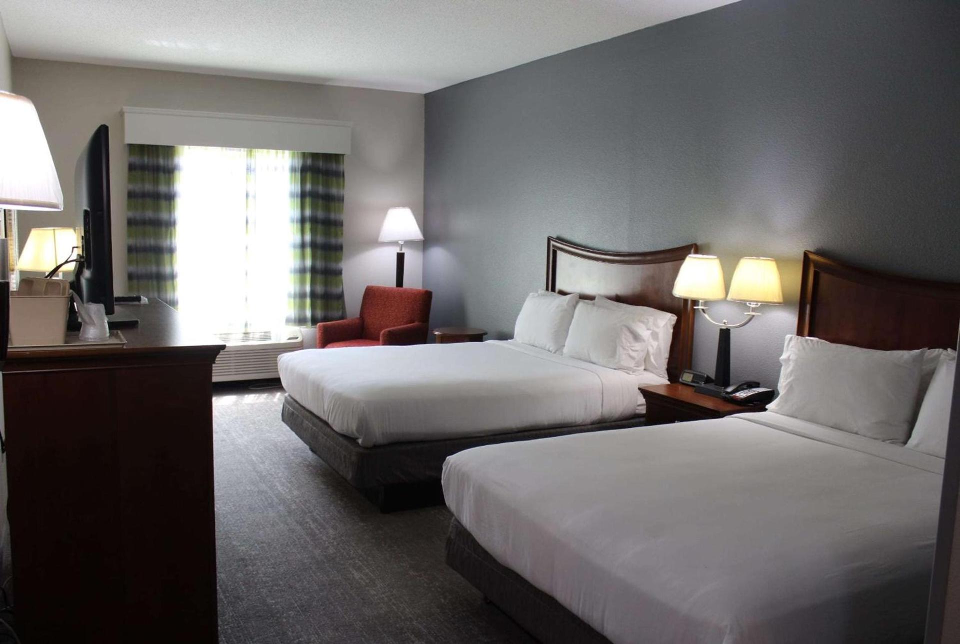 Wingate by Wyndham Savannah I-95 North photo 17