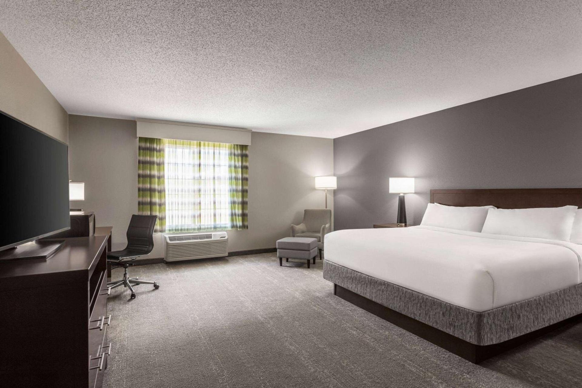Wingate by Wyndham Savannah I-95 North photo 20