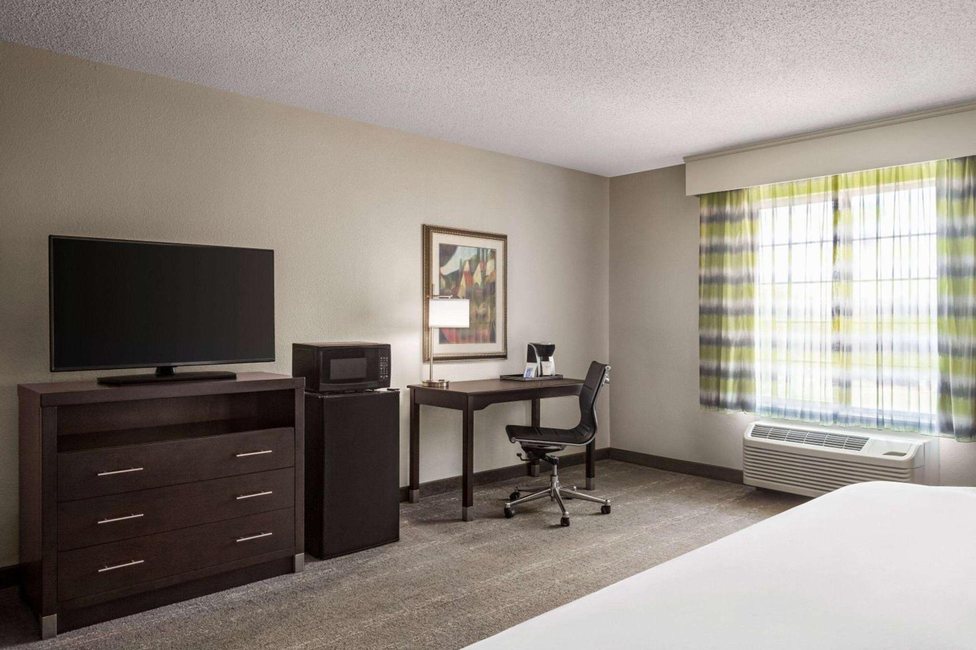 Wingate by Wyndham Savannah I-95 North photo 23