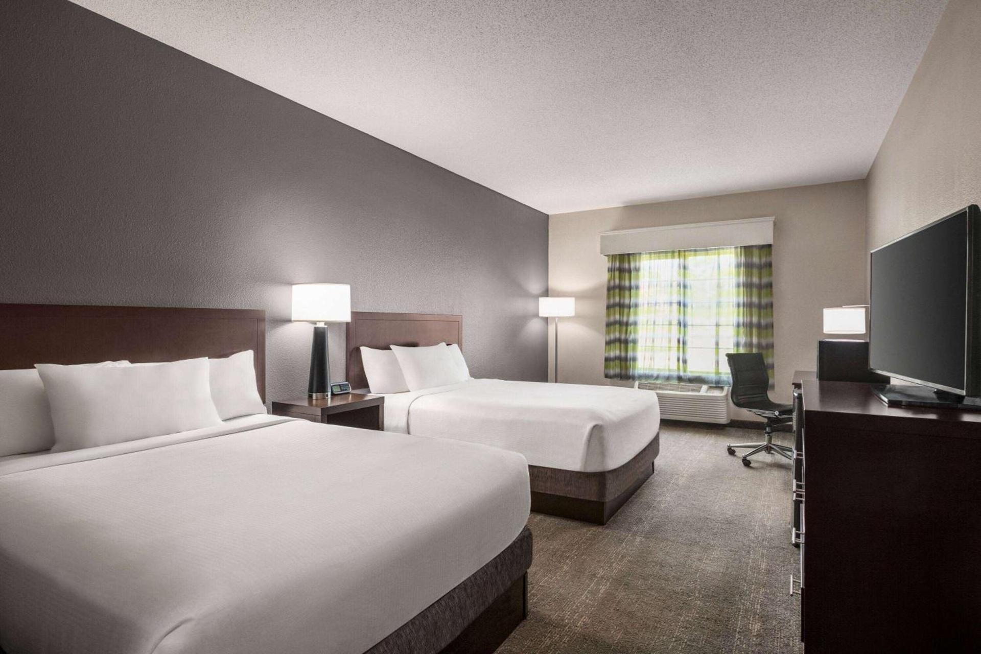Wingate by Wyndham Savannah I-95 North photo 28