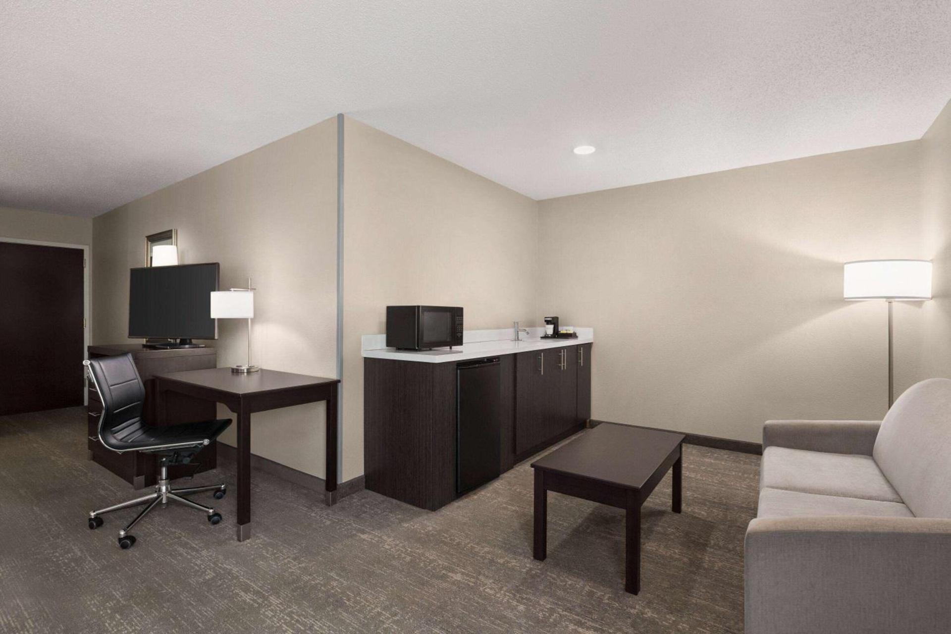 Wingate by Wyndham Savannah I-95 North photo 38
