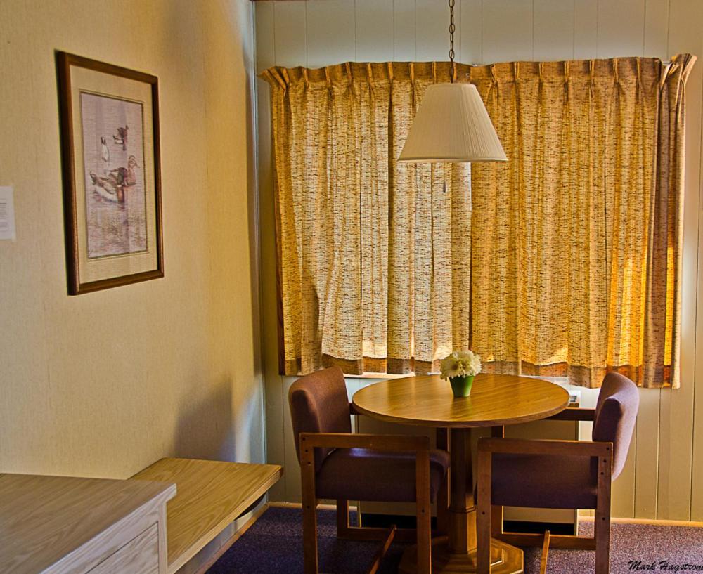 Inn Town Motel photo 11
