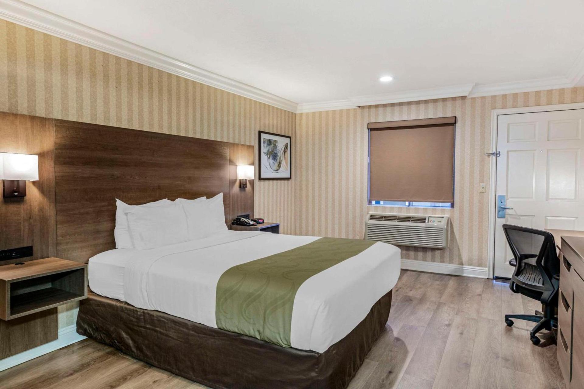 Quality Inn & Suites Anaheim Maingate photo 6
