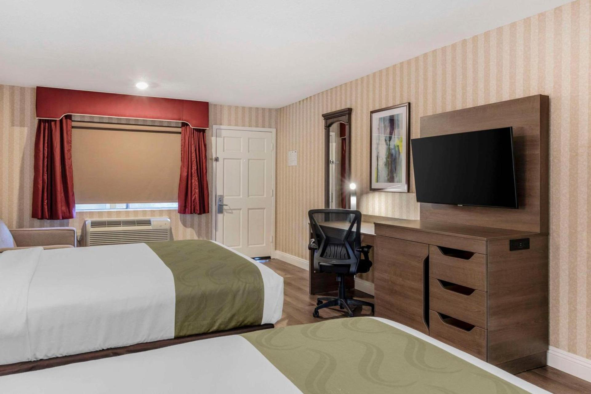 Quality Inn & Suites Anaheim Maingate photo 21