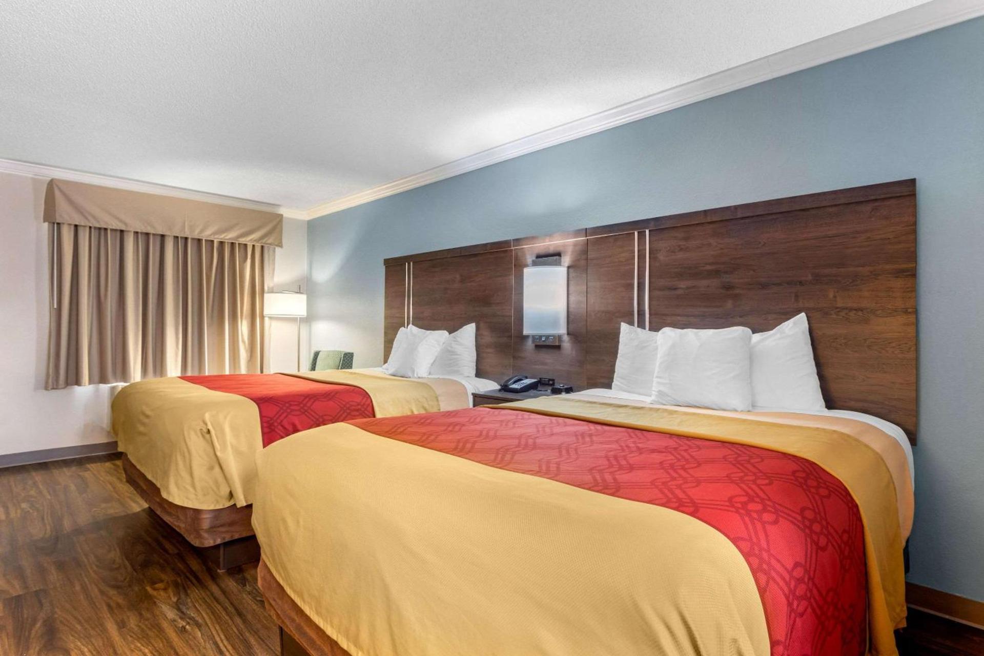 Econo Lodge Byron - Warner Robins photo 14