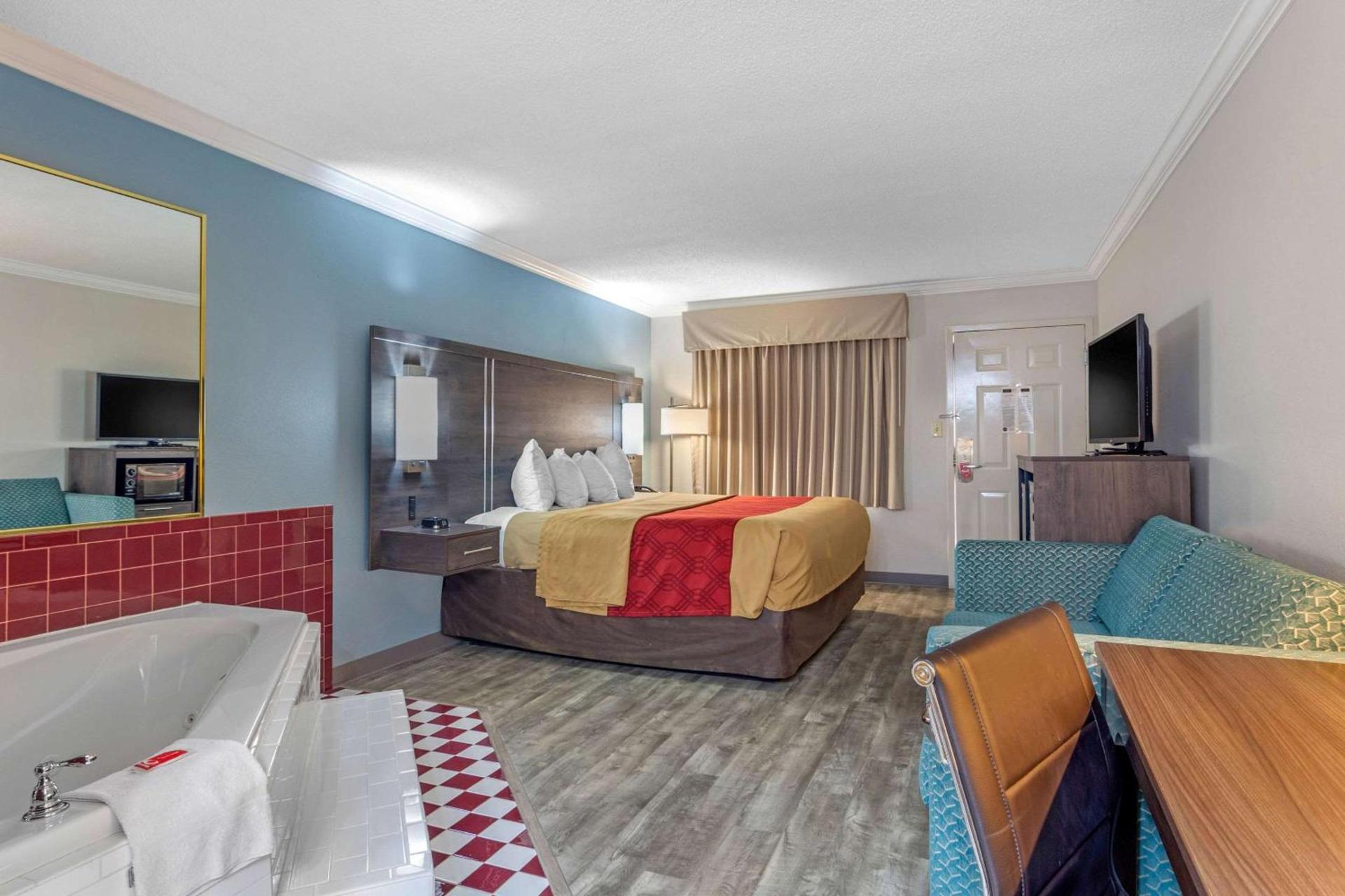 Econo Lodge Byron - Warner Robins photo 24