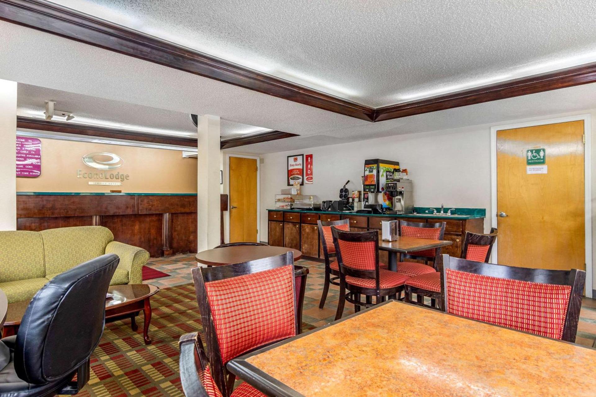 Econo Lodge Byron - Warner Robins photo 35