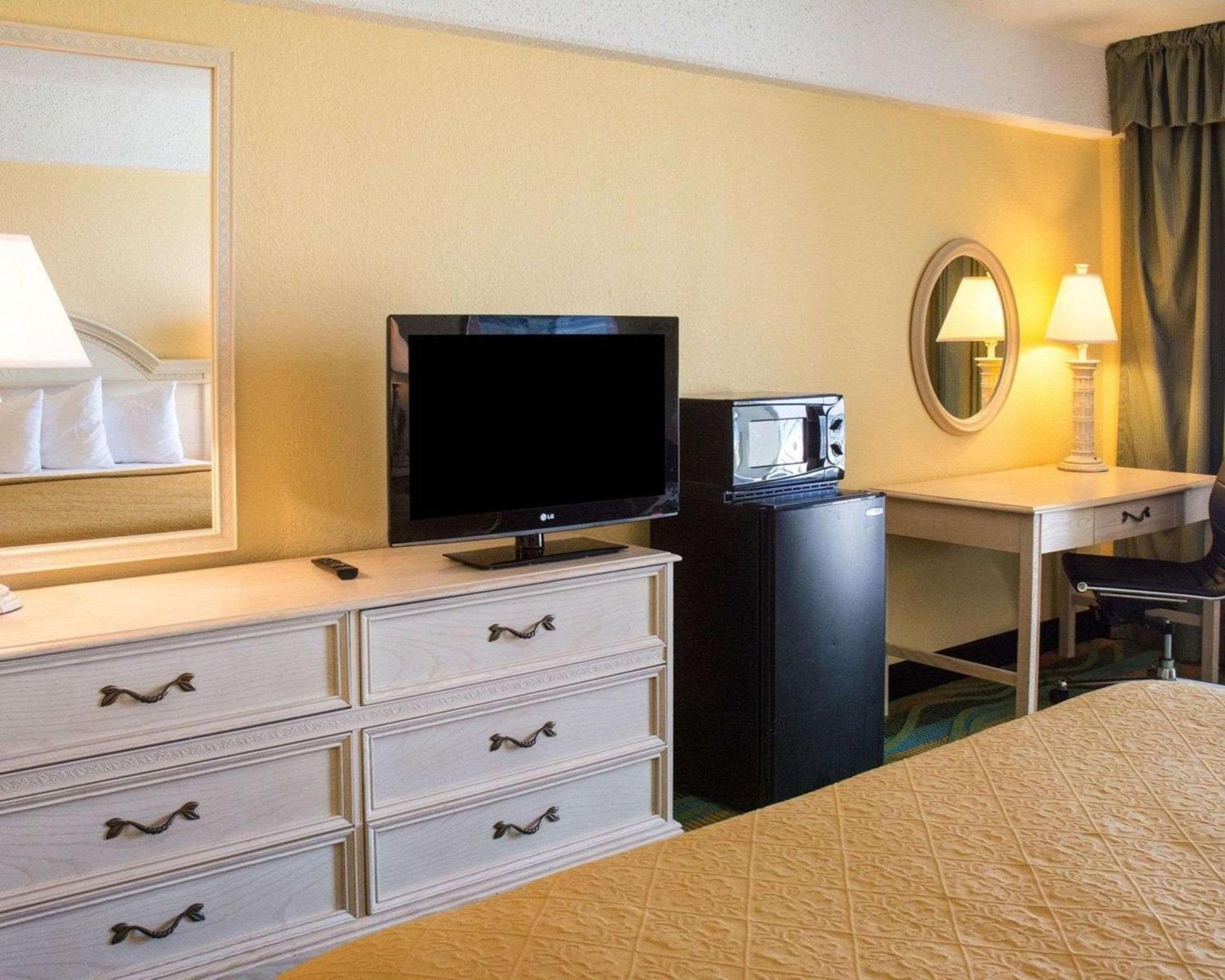 Spark by Hilton Virginia Beach Oceanfront photo 10