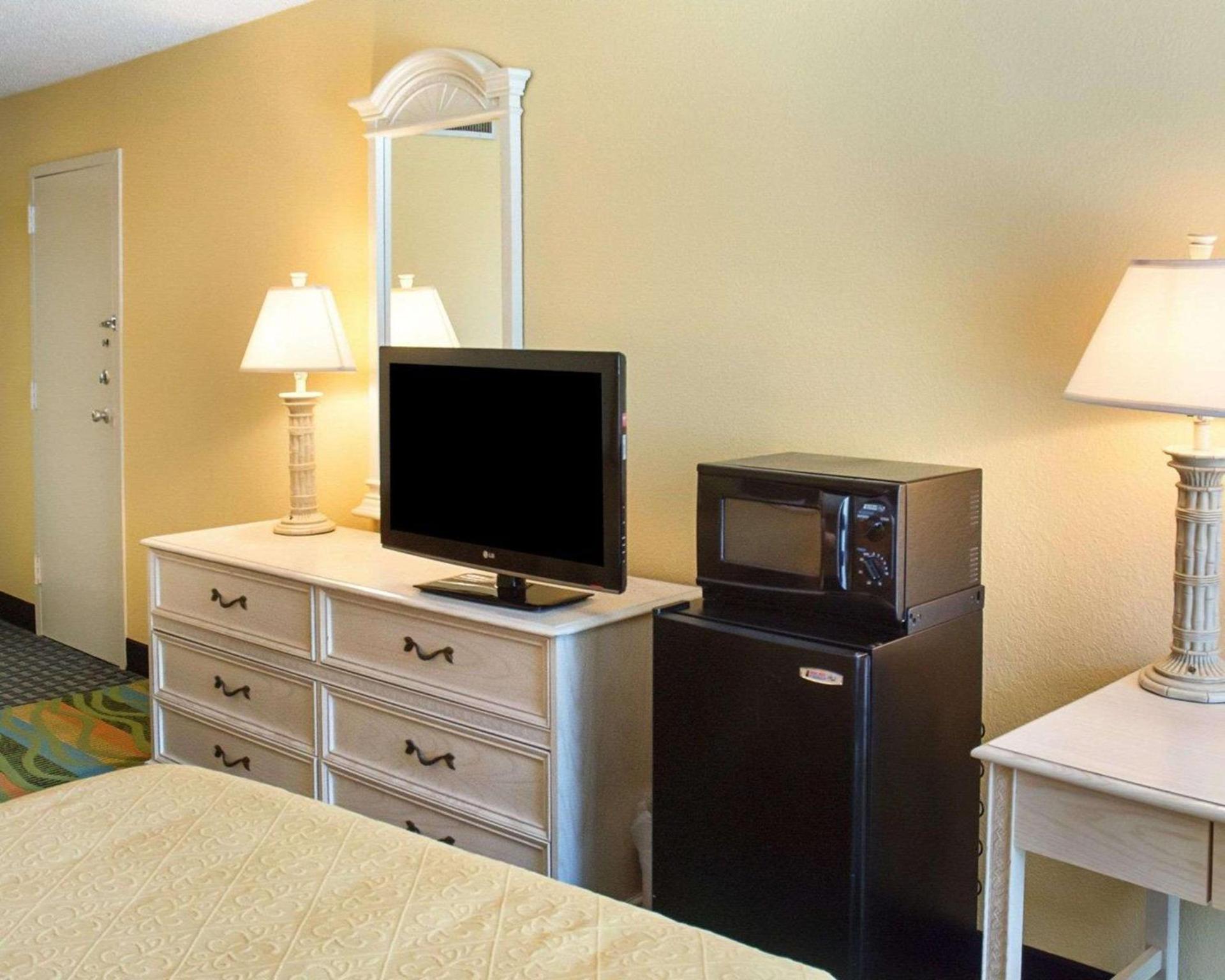 Spark by Hilton Virginia Beach Oceanfront photo 22