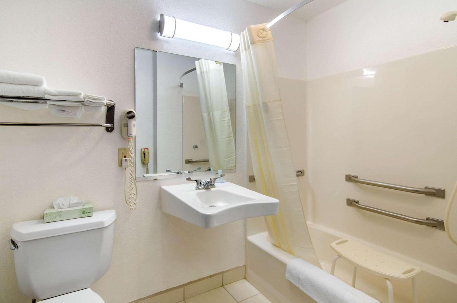 Quality Inn Russell photo 21