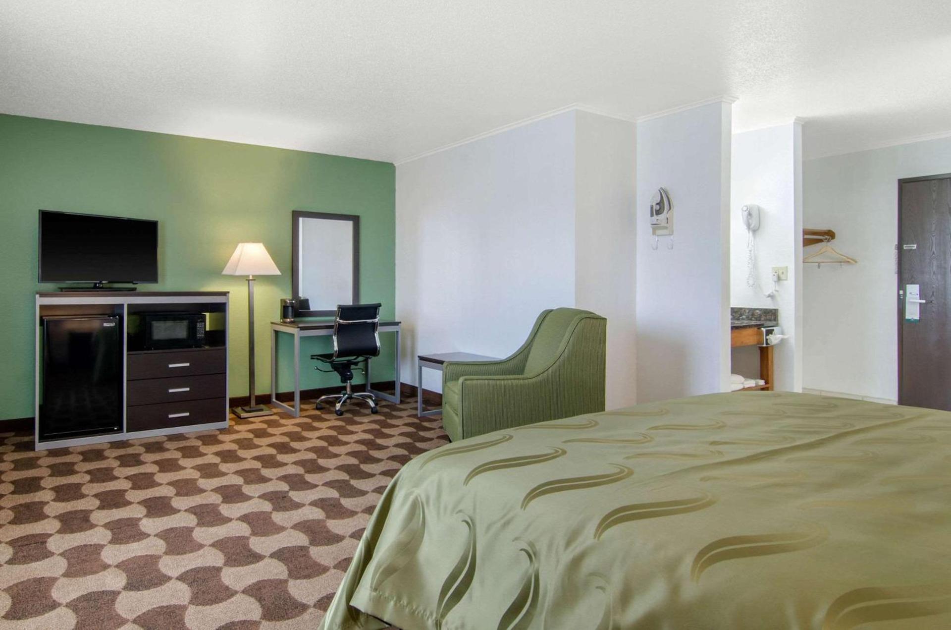 Quality Inn Russell photo 29