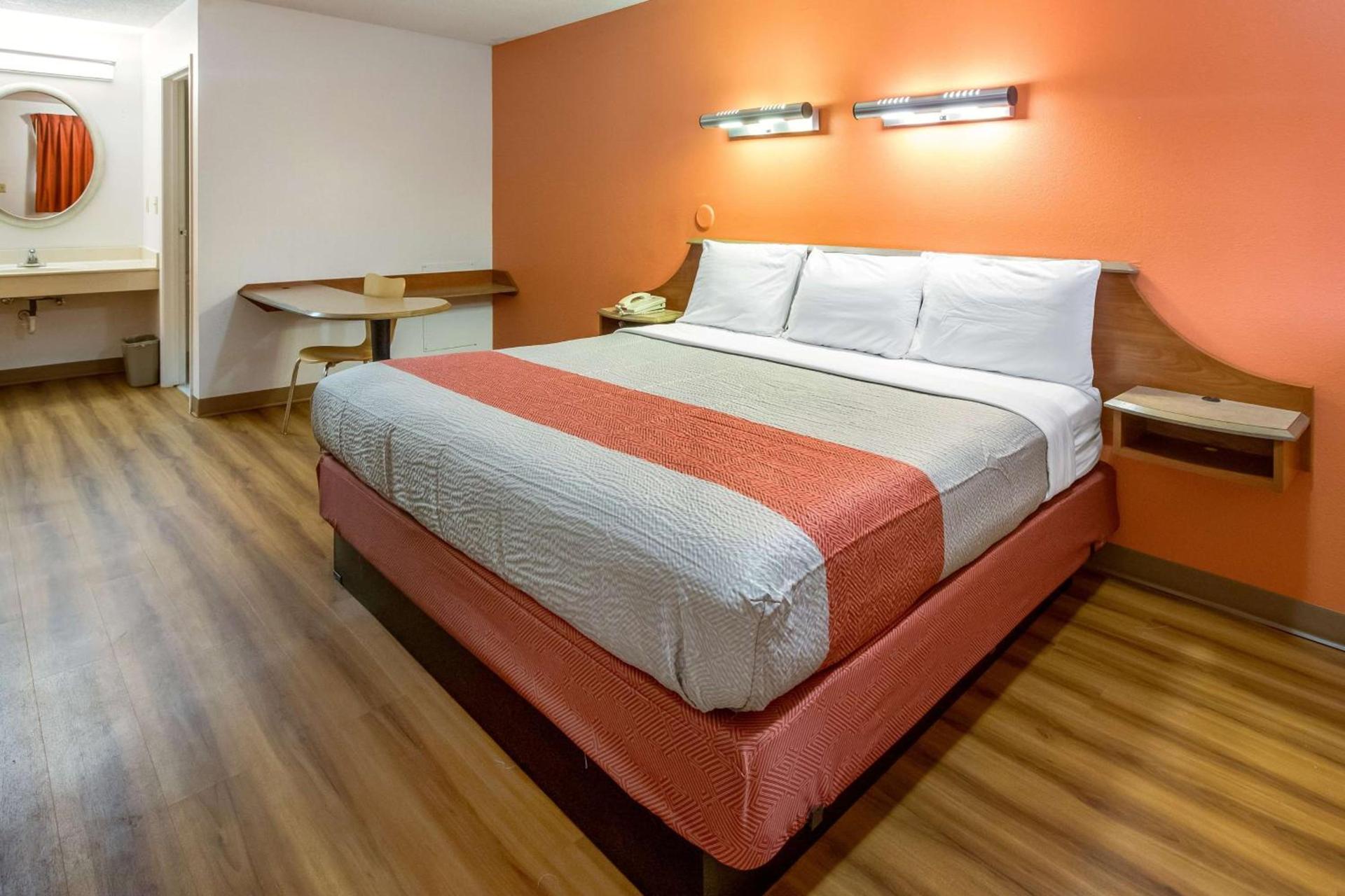Motel 6-Dayton, OH - Englewood photo 13