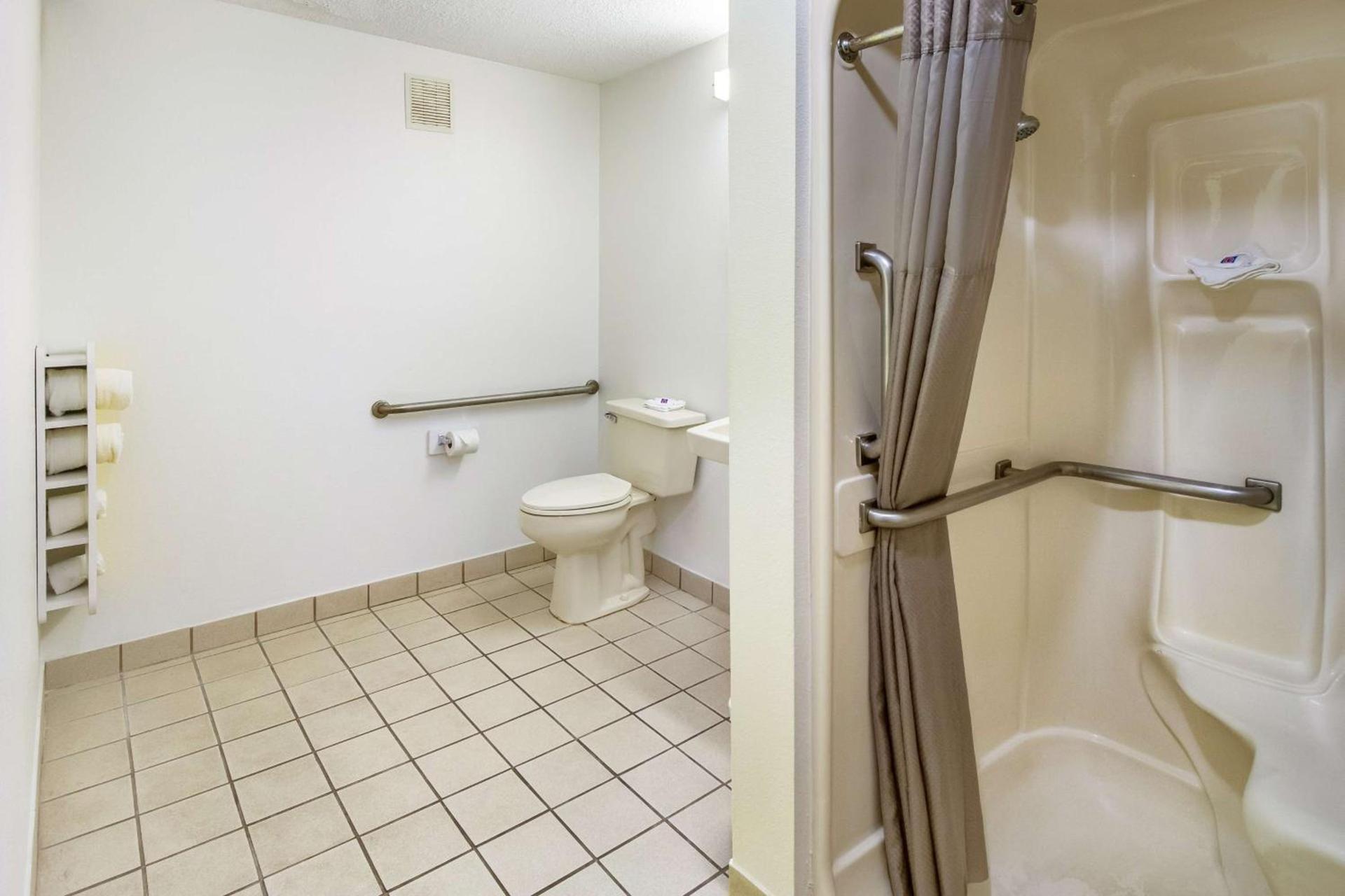 Motel 6-Dayton, OH - Englewood photo 18