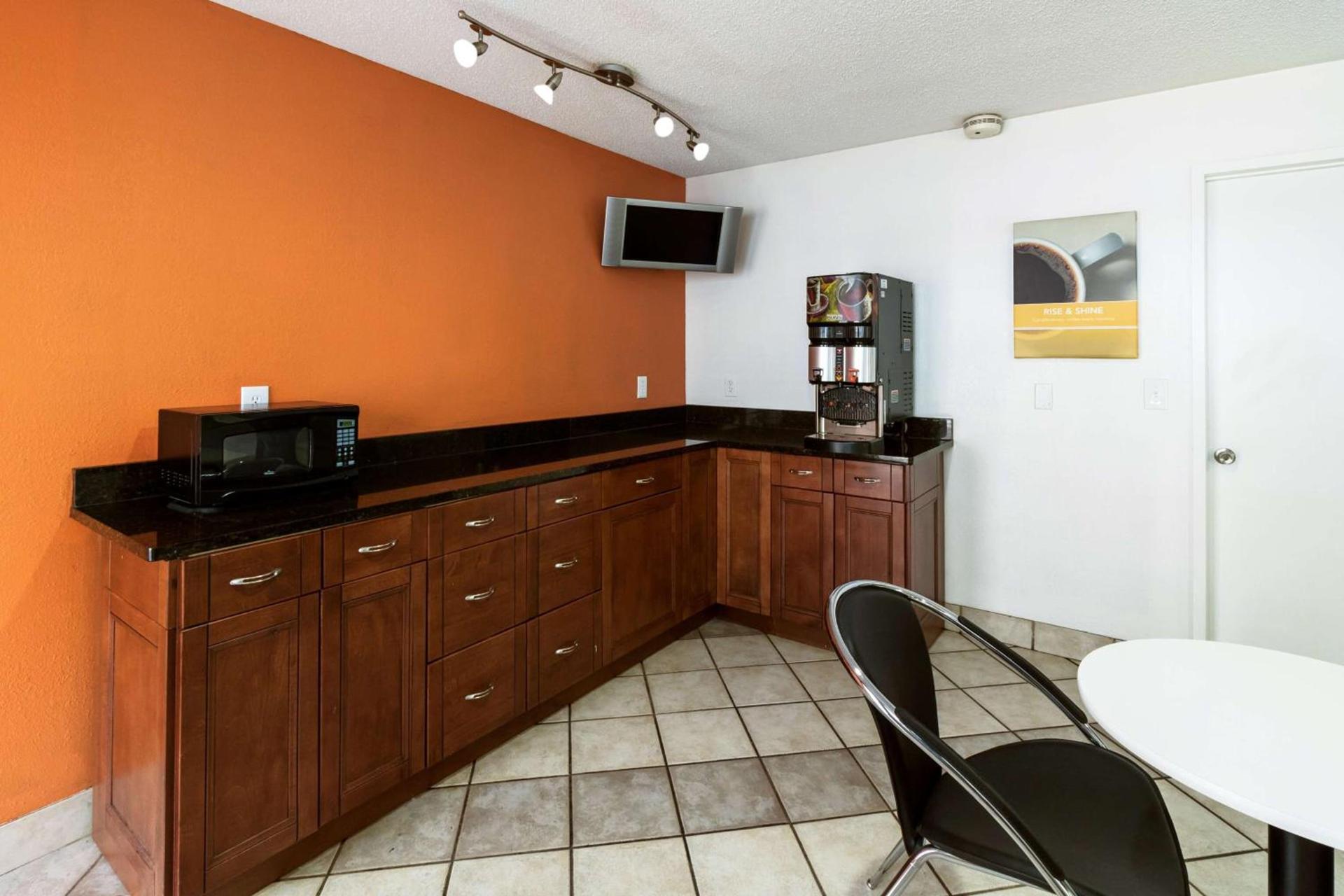 Motel 6-Dayton, OH - Englewood photo 21