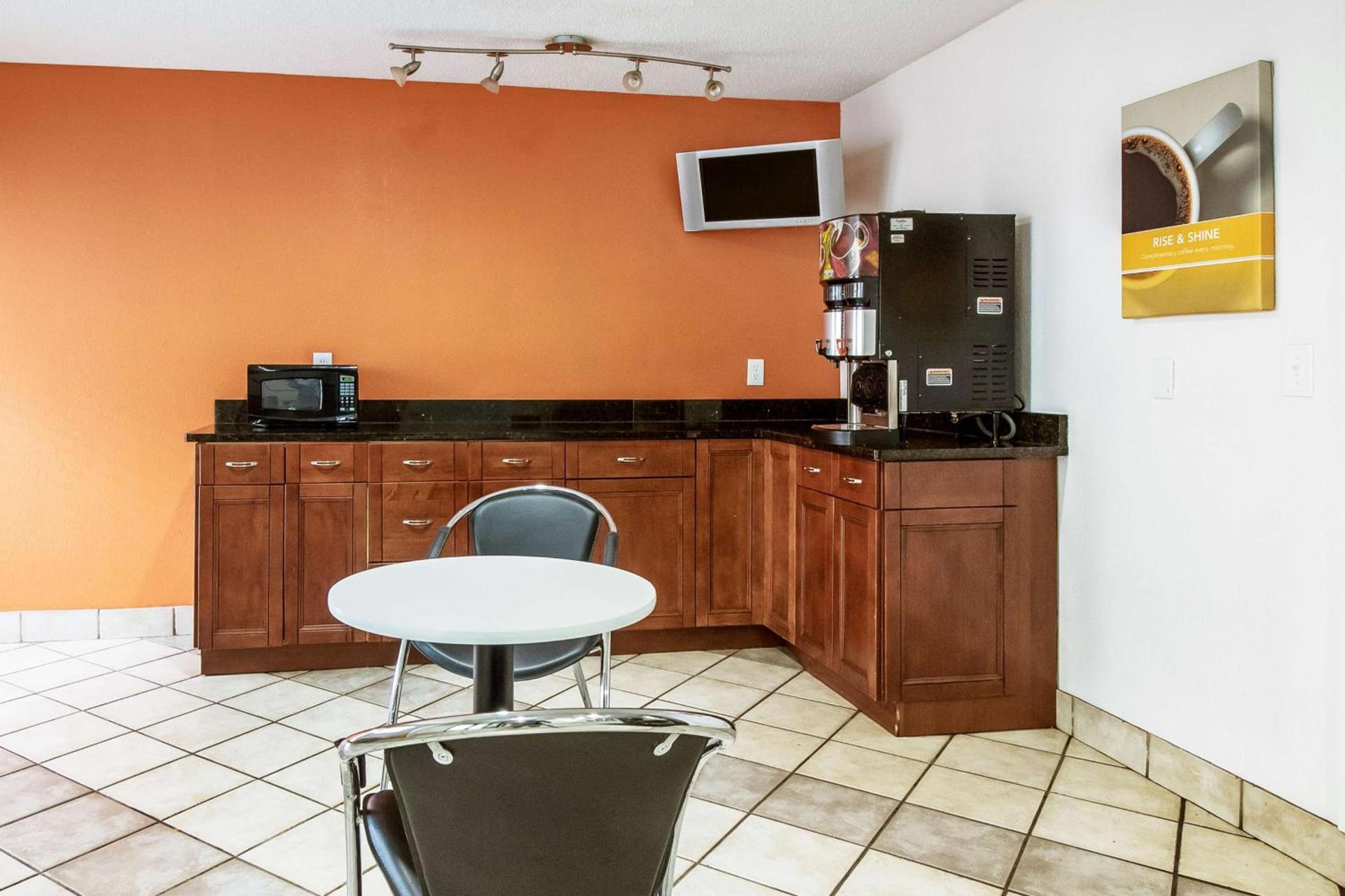 Motel 6-Dayton, OH - Englewood photo 22