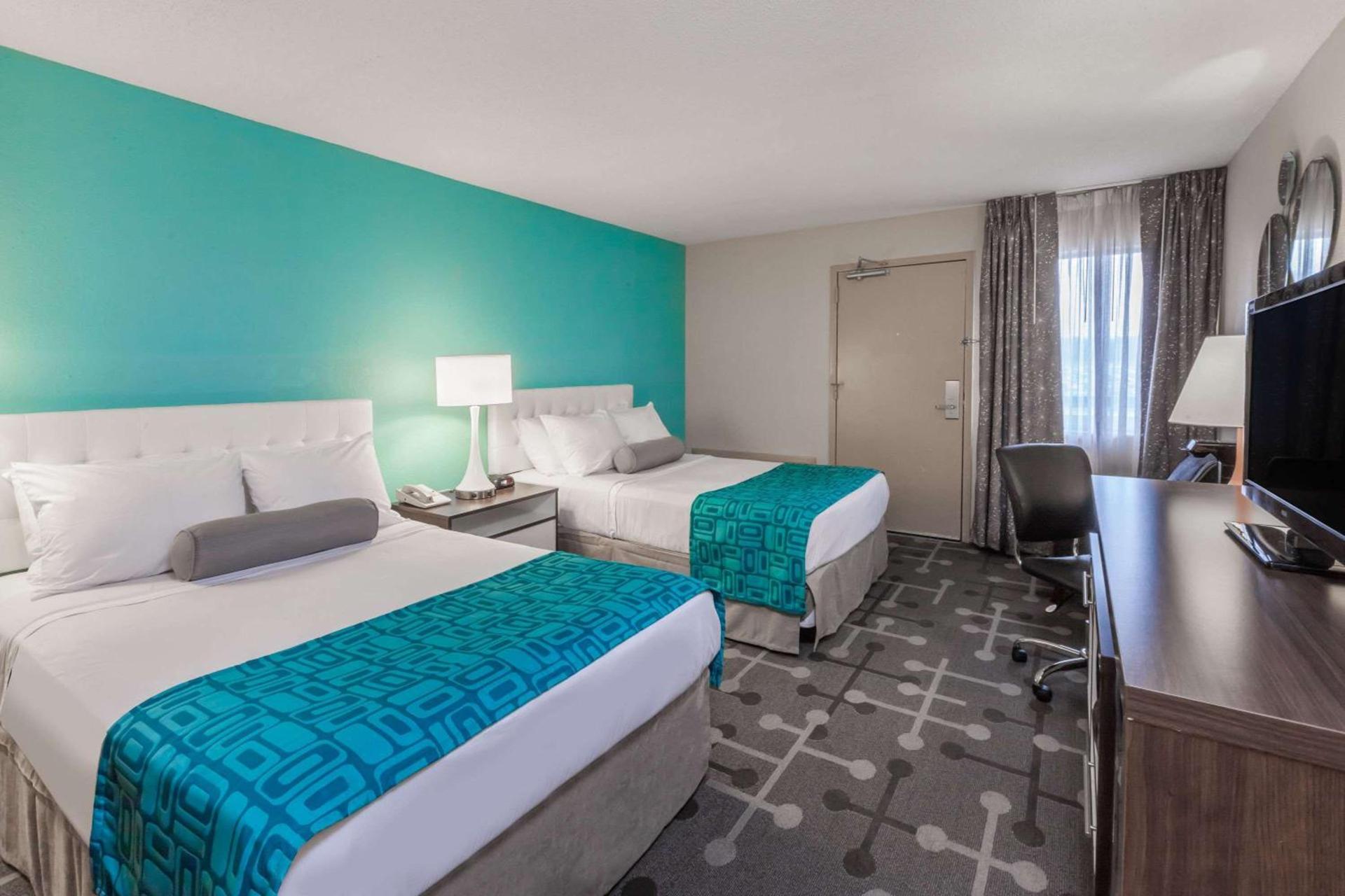 Howard Johnson by Wyndham Romulus Detroit Metro Airport photo 8