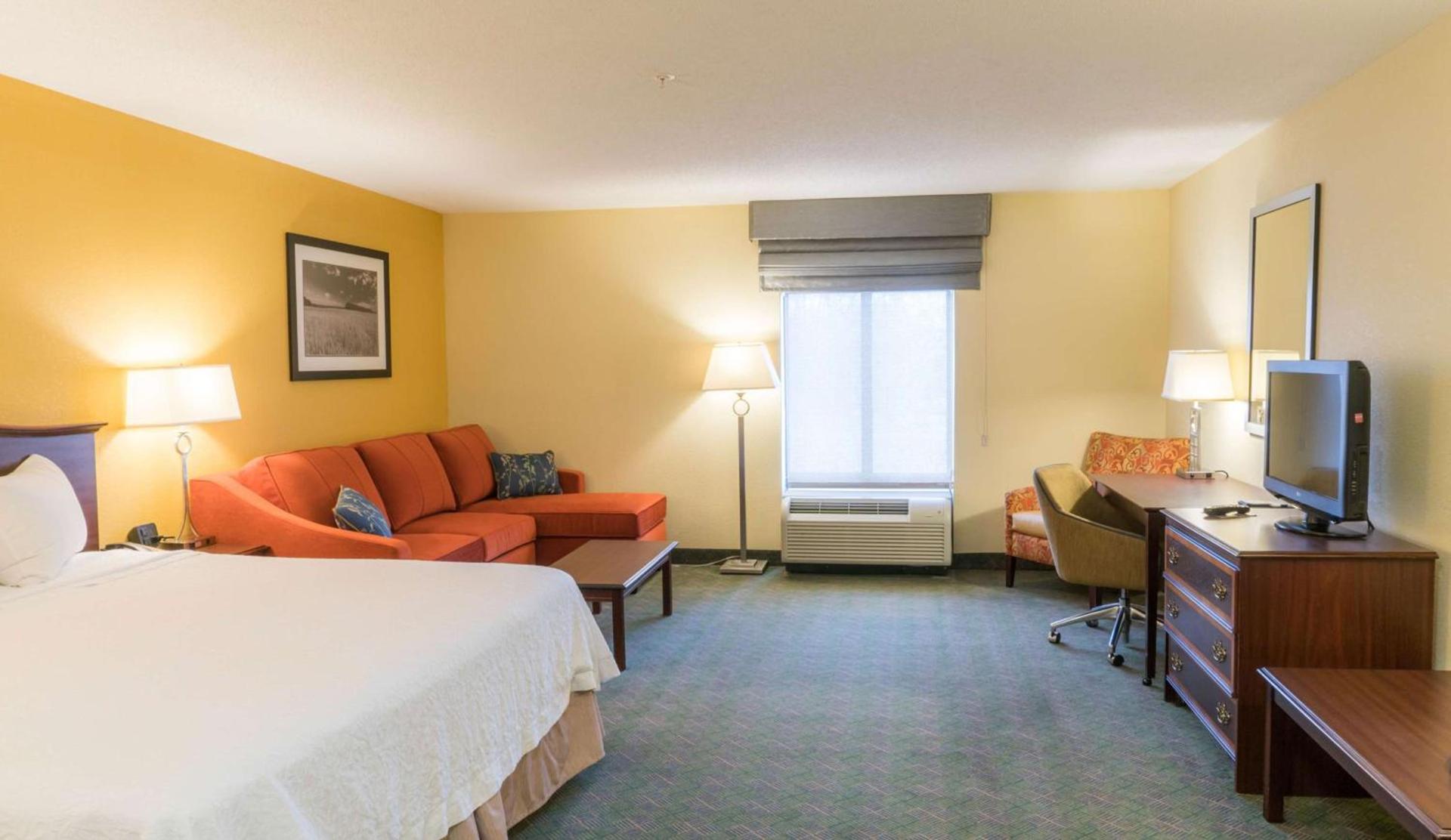 Hampton Inn New Philadelphia photo 16