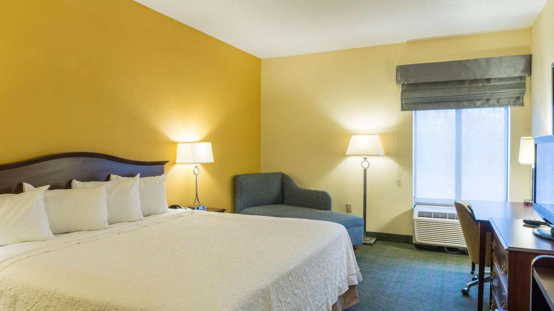 Hampton Inn New Philadelphia photo 17
