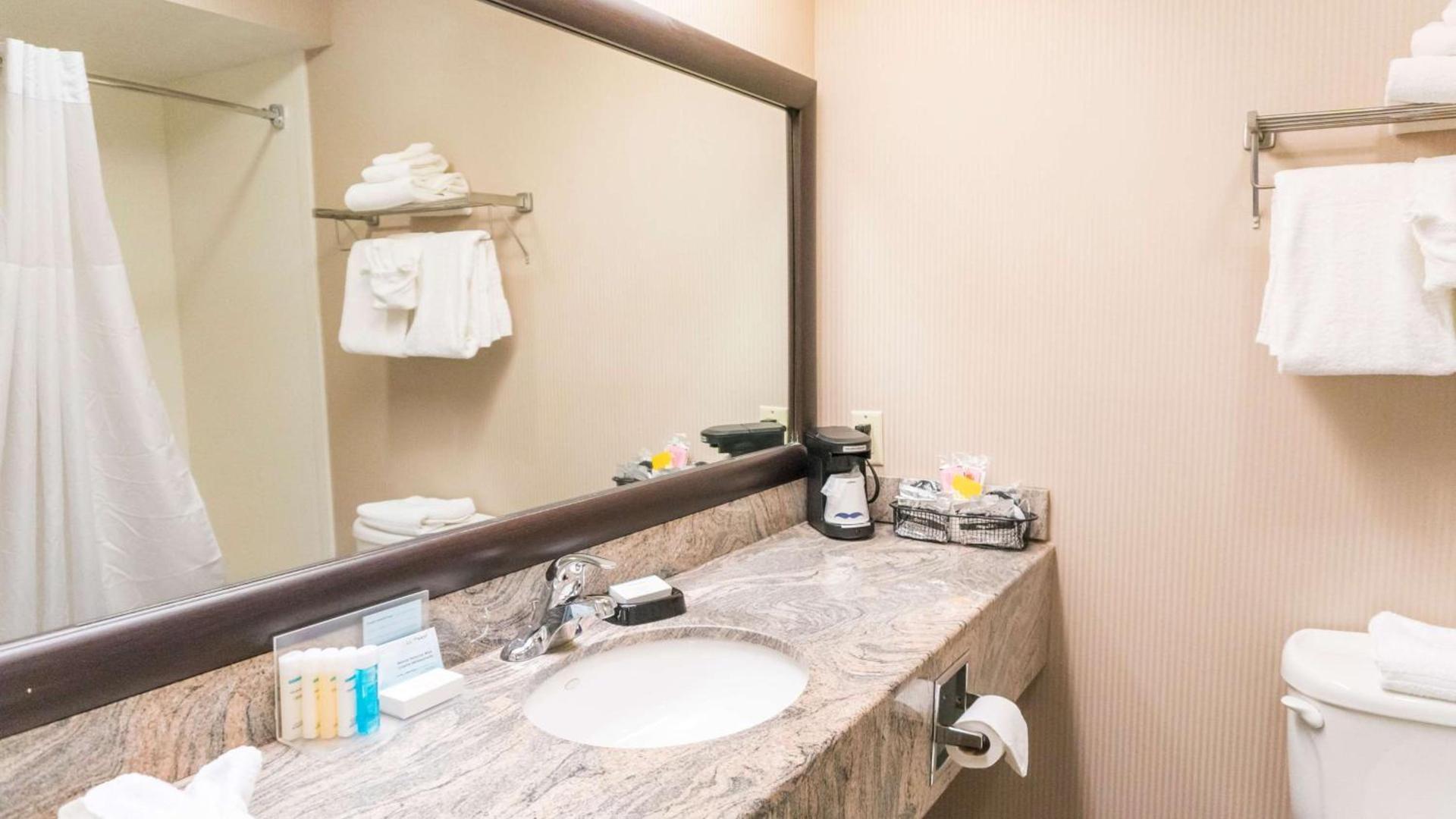 Hampton Inn New Philadelphia photo 18
