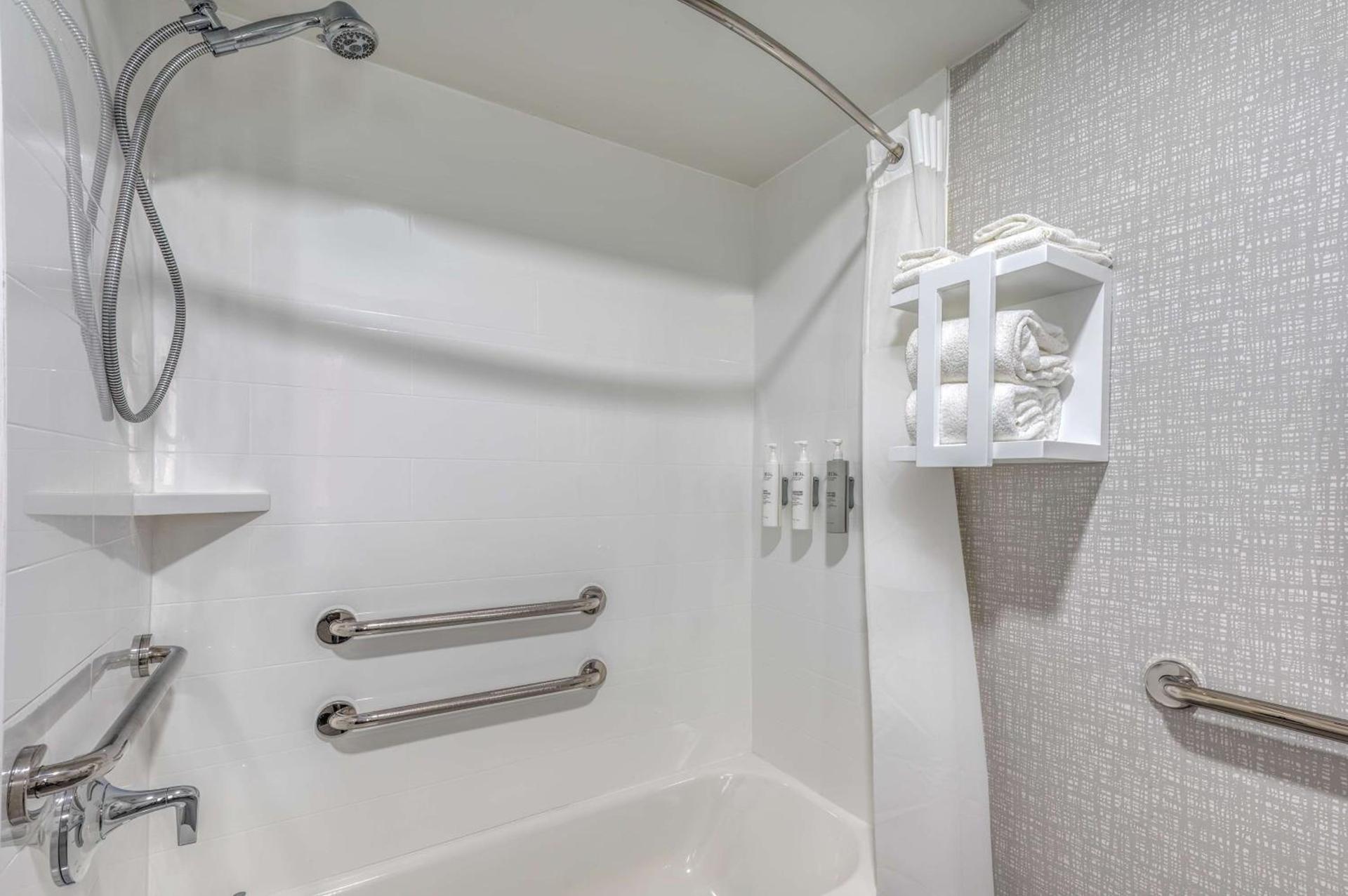 Hampton Inn New Philadelphia photo 21