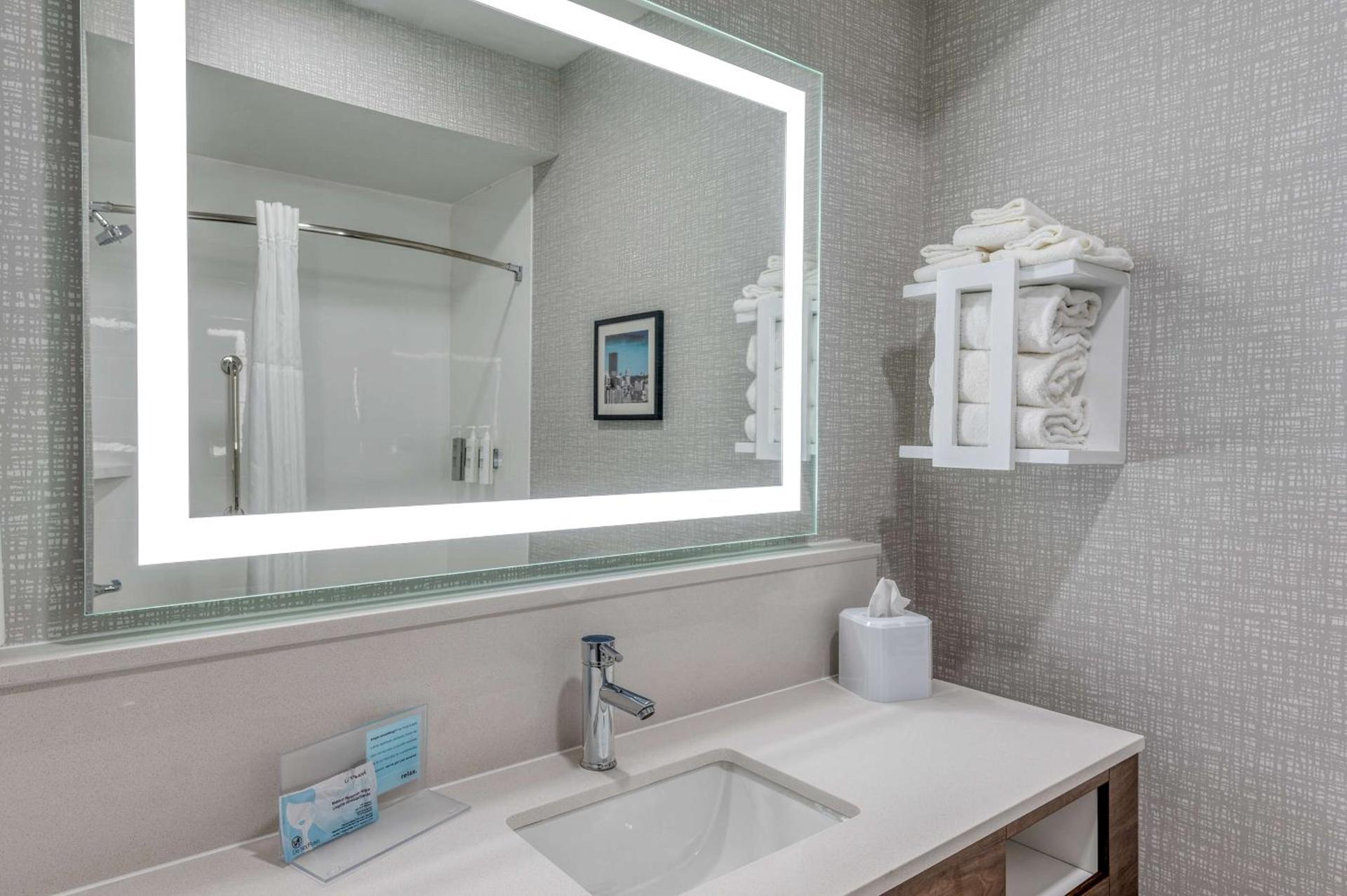Hampton Inn New Philadelphia photo 24