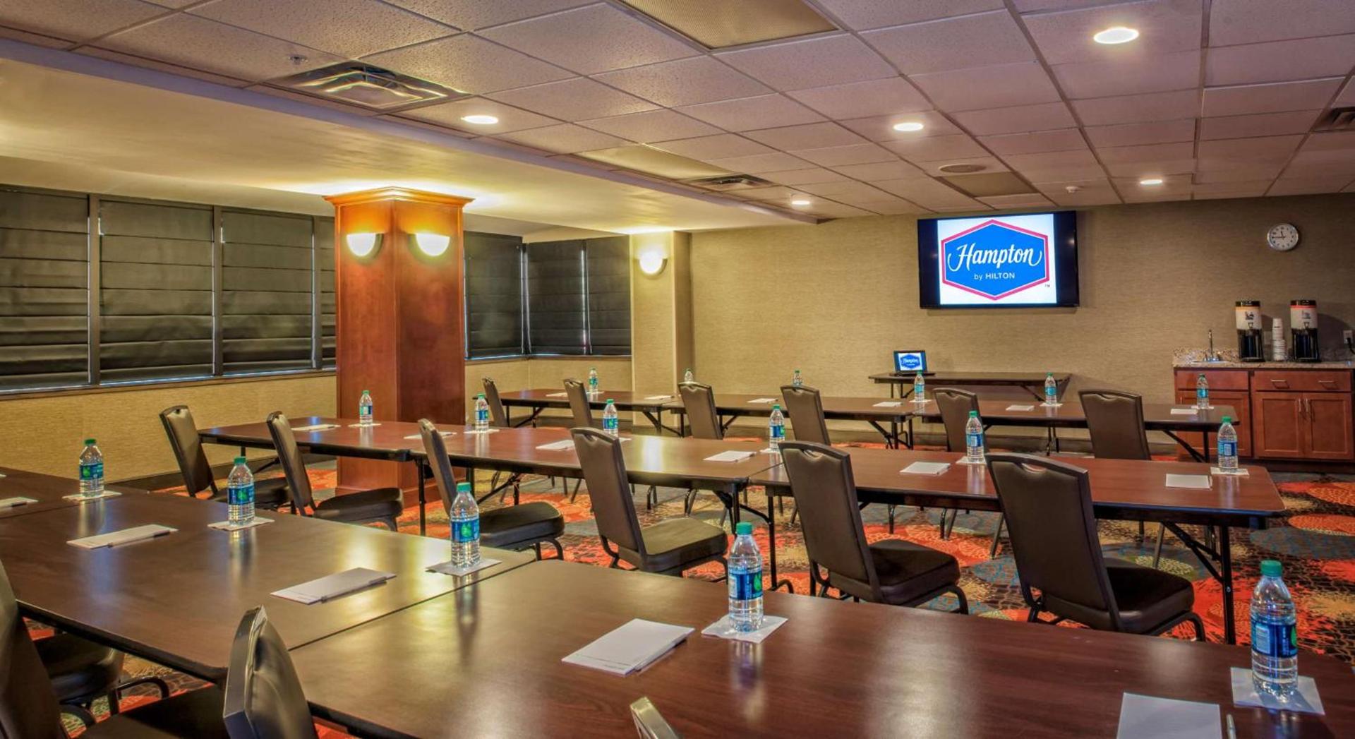 Hampton Inn New Philadelphia photo 33