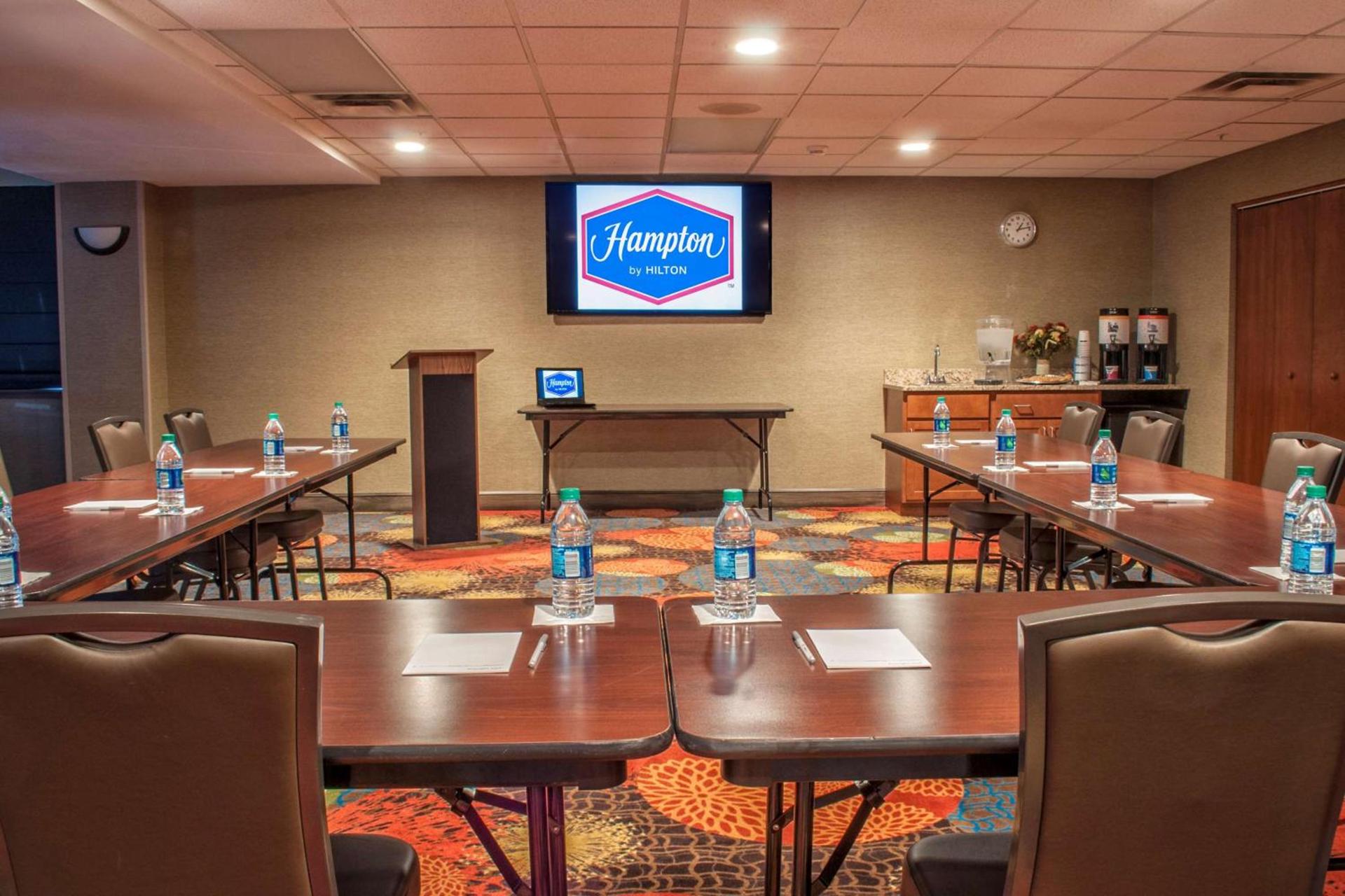 Hampton Inn New Philadelphia photo 36