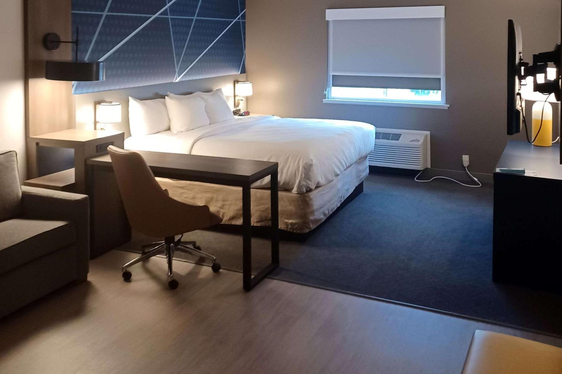 Comfort Inn Edinburgh - Columbus photo 34