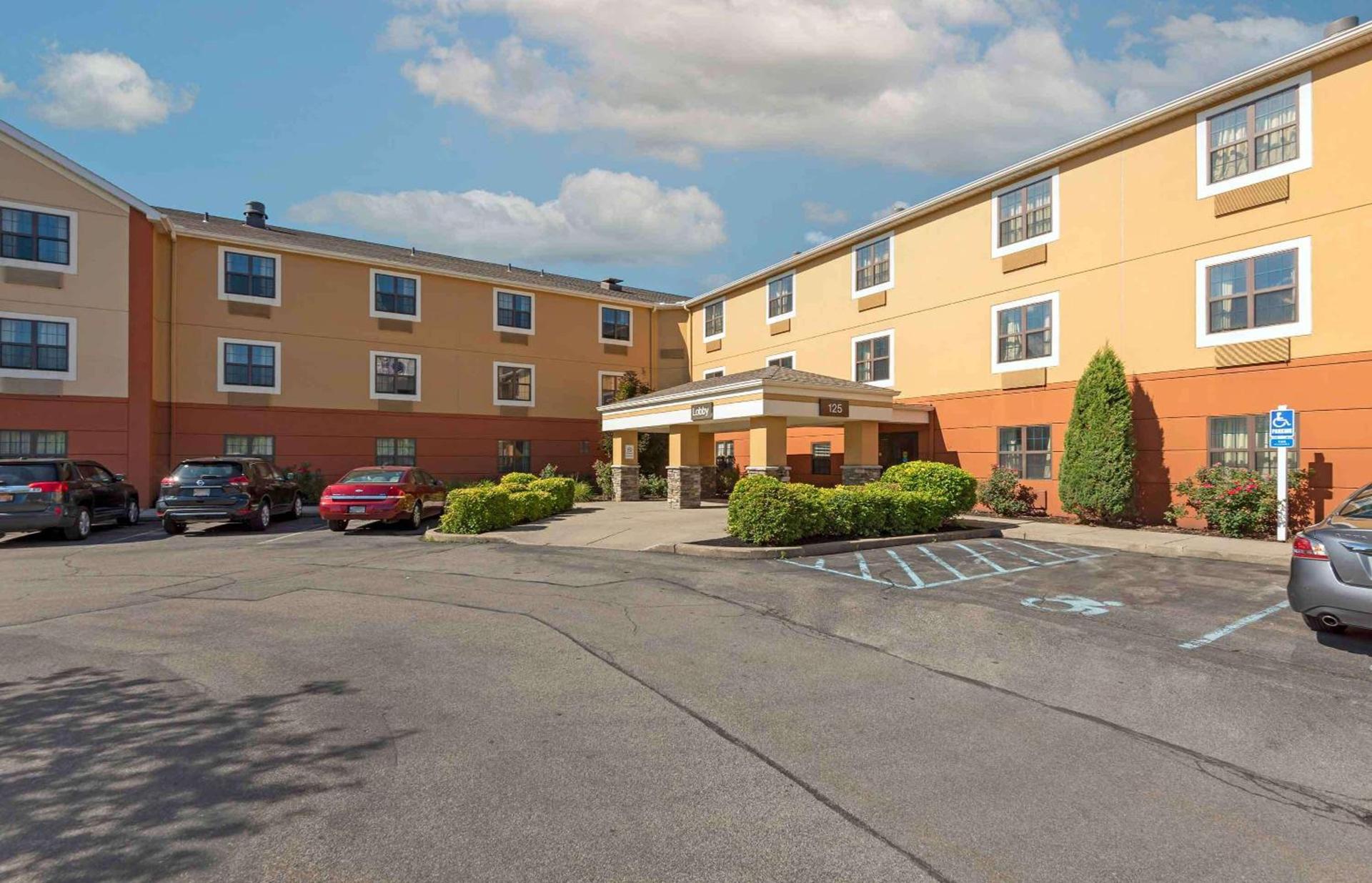 Studio 6 Corporate Extended Stay Buffalo Amherst NY photo 1