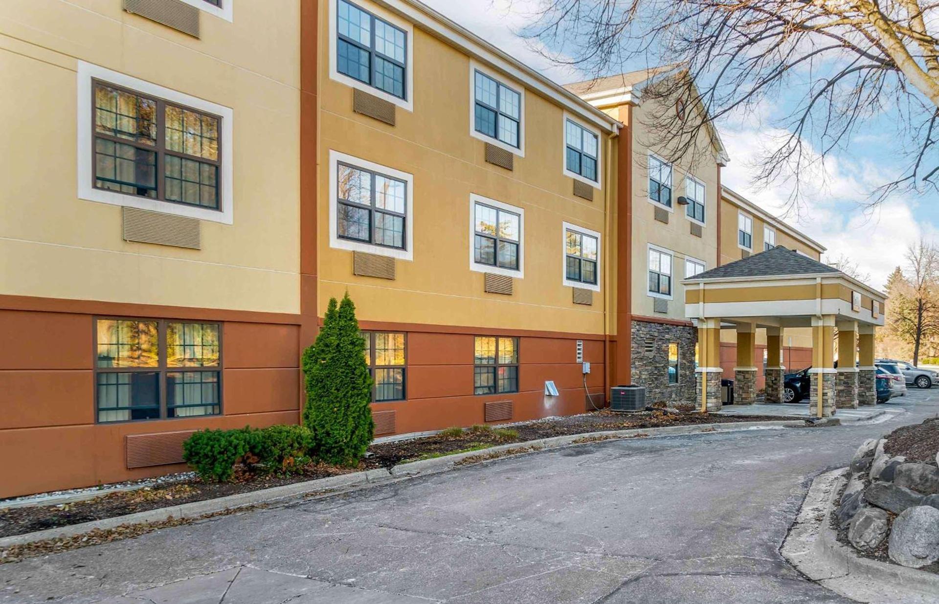 Extended Stay America Select Suites - Detroit - Farmington Hills photo 5