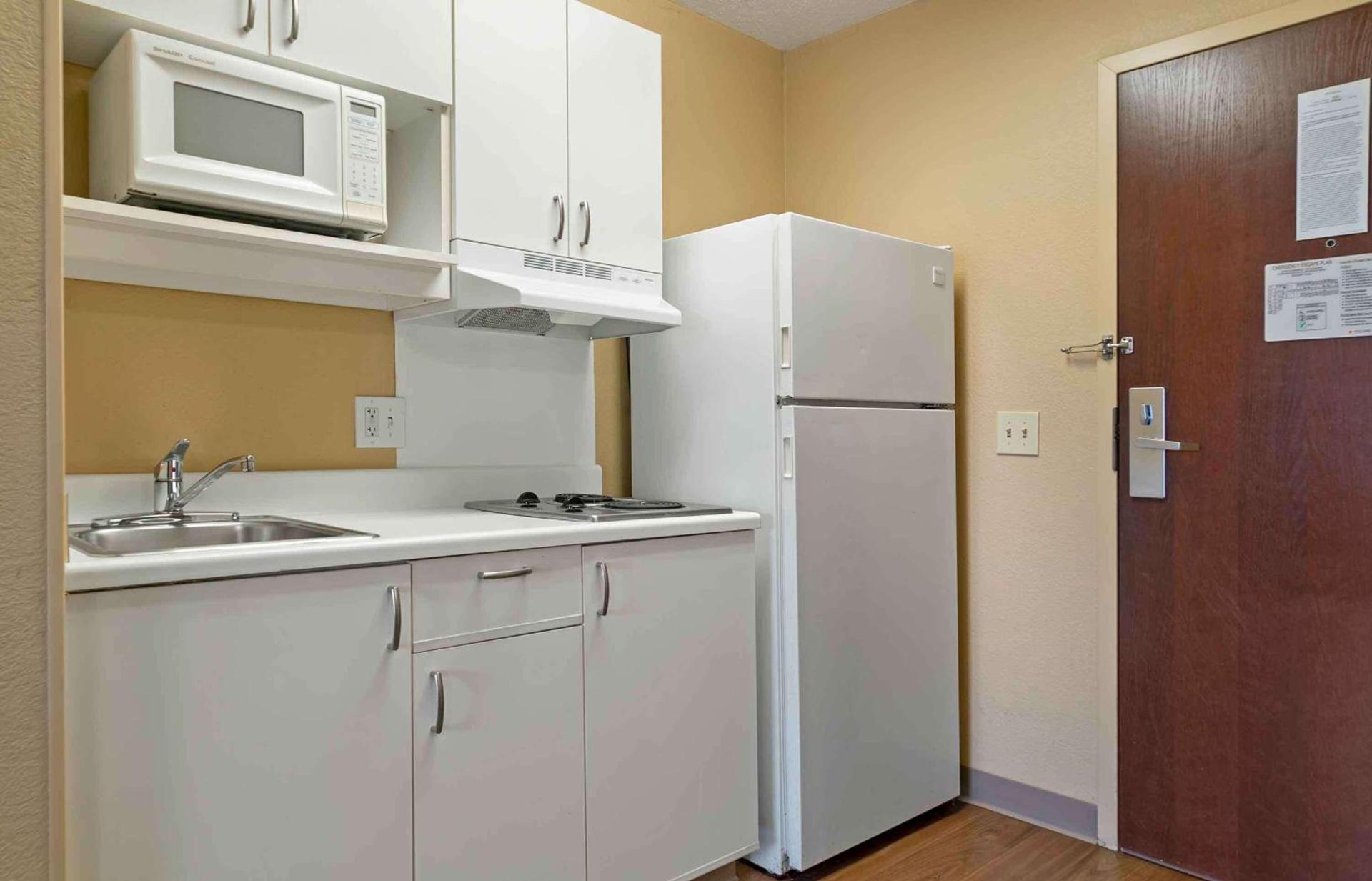 Extended Stay America Select Suites - Detroit - Farmington Hills photo 11