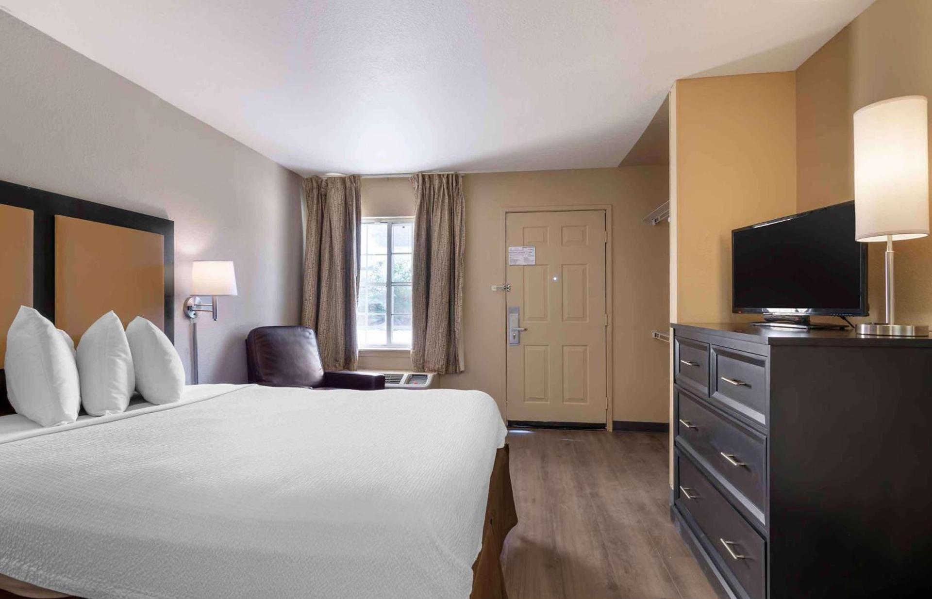 Extended Stay America Suites - Kansas City - Shawnee Mission photo 10