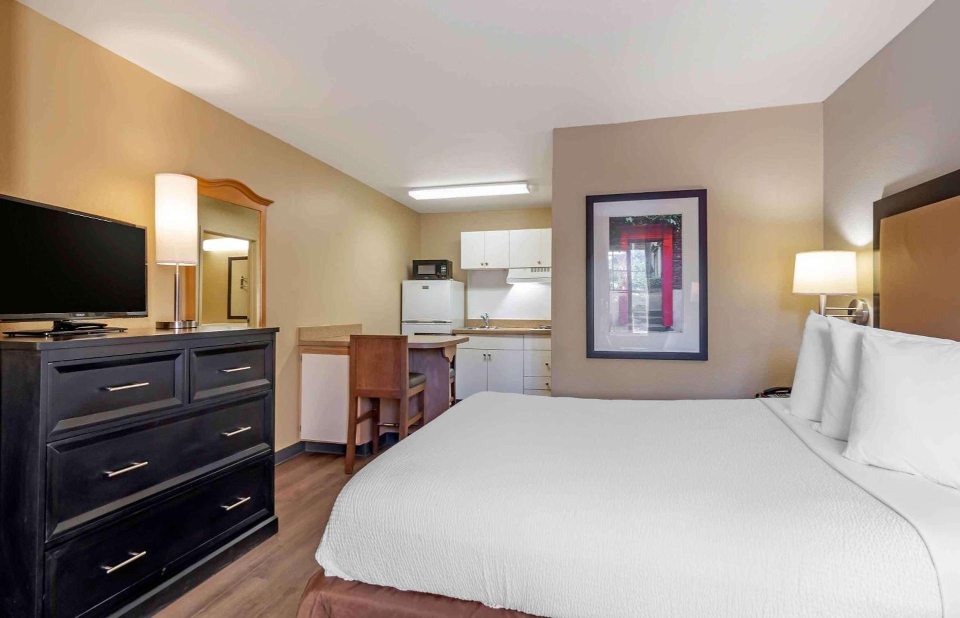 Extended Stay America Suites - Kansas City - Shawnee Mission photo 9