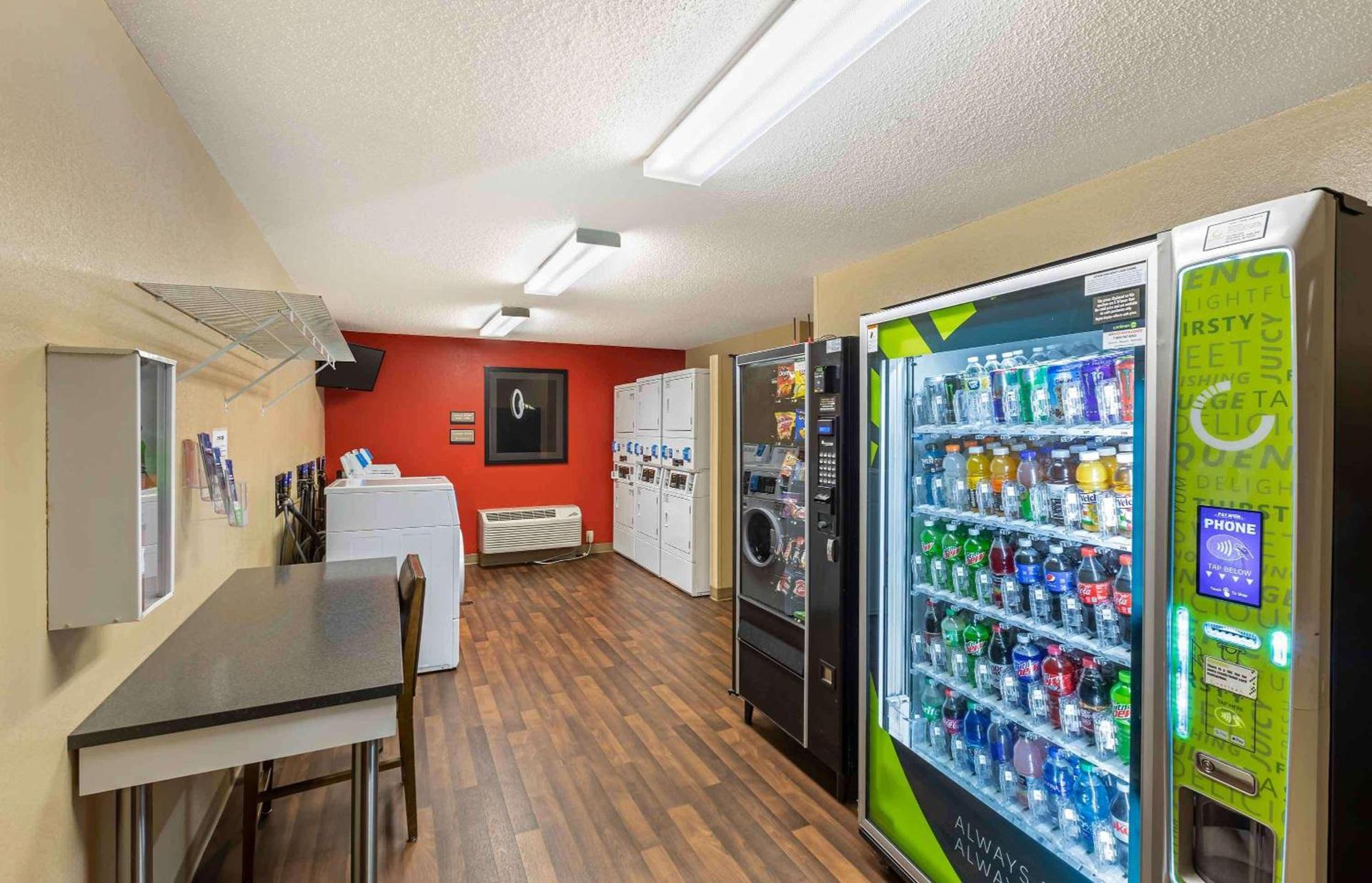 Extended Stay America Select Suites - Milwaukee - Wauwatosa photo 3