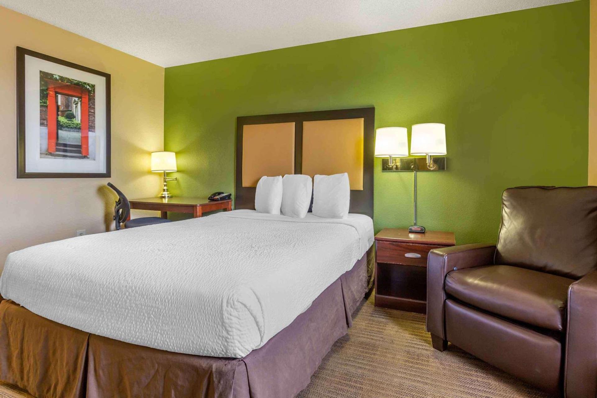 Extended Stay America Select Suites - Phoenix - Deer Valley photo 11