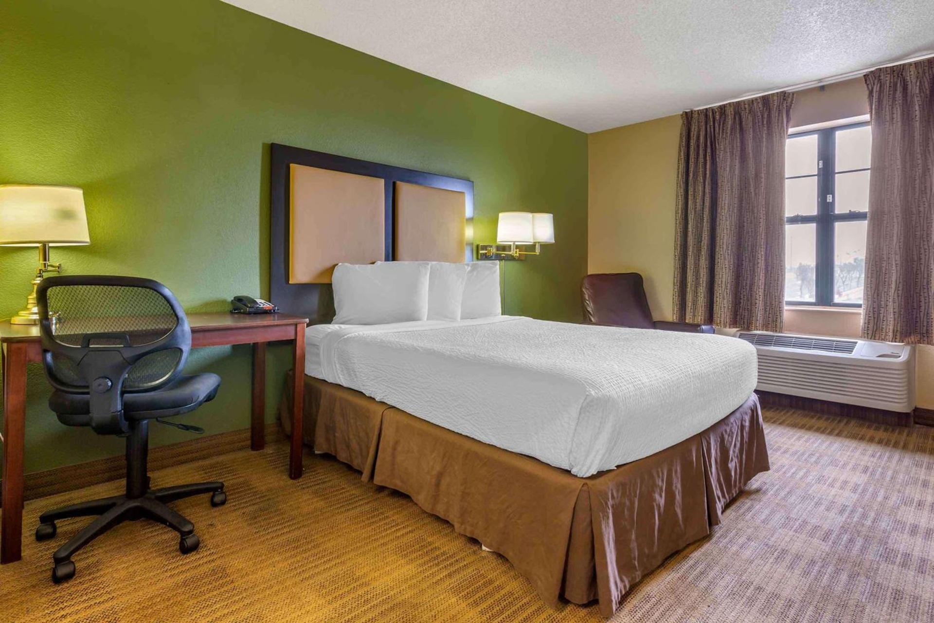 Extended Stay America Select Suites - Phoenix - Deer Valley photo 15