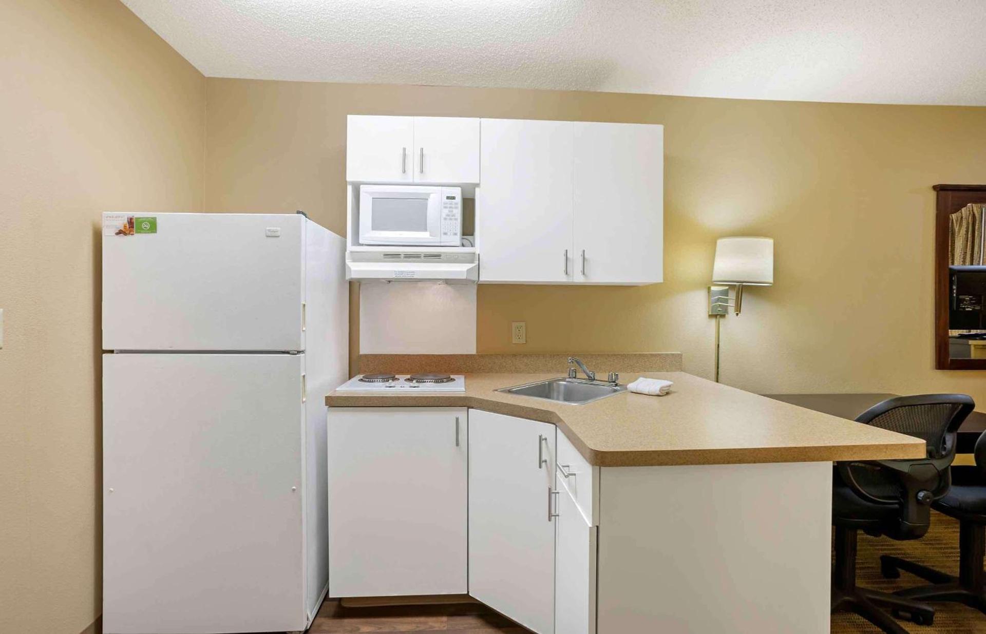 Extended Stay America Select Suites - Springfield - South photo 9