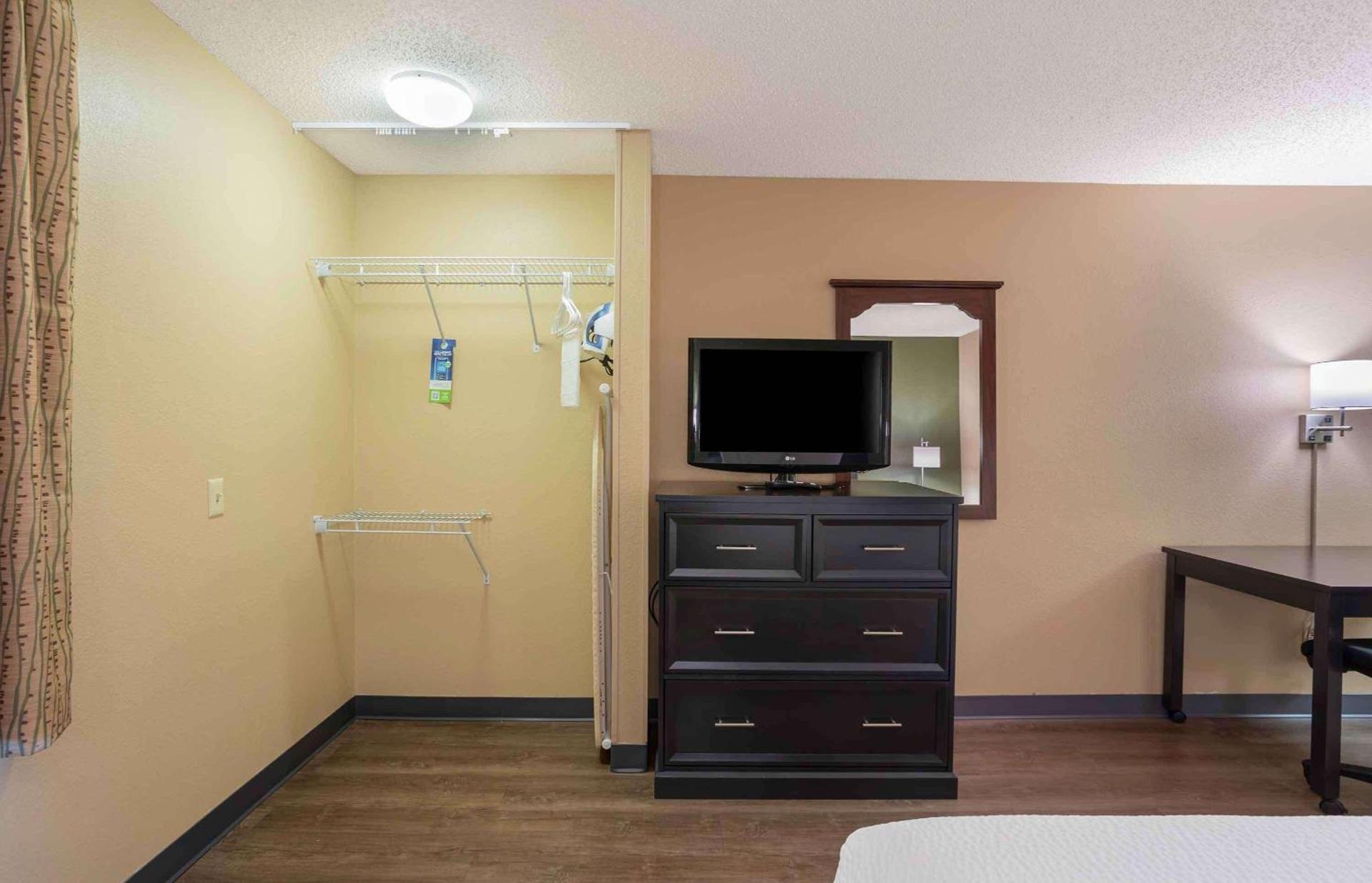 Extended Stay America Select Suites - Springfield - South photo 12
