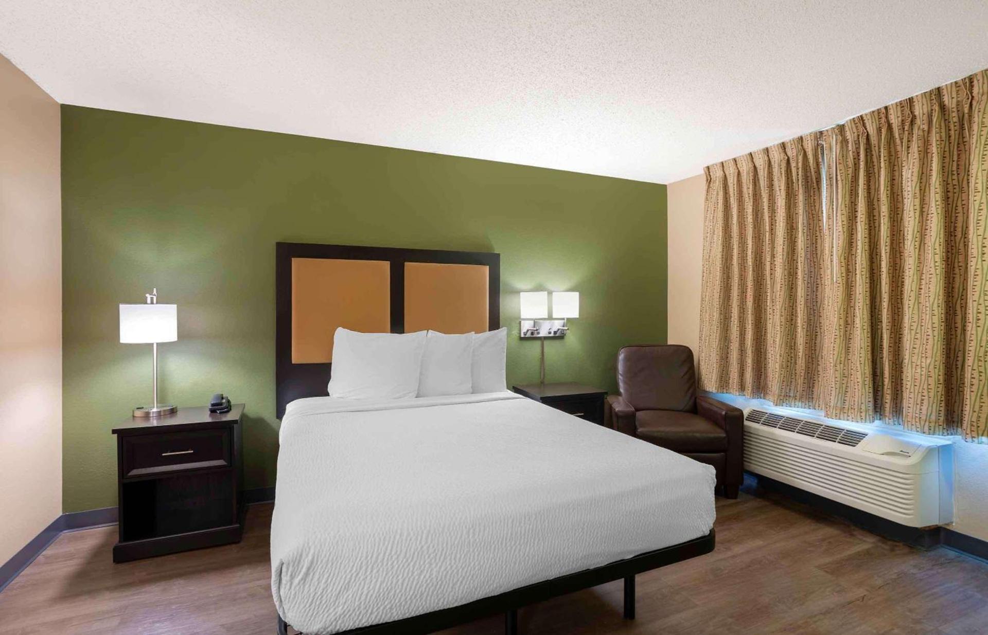 Extended Stay America Select Suites - Springfield - South photo 11