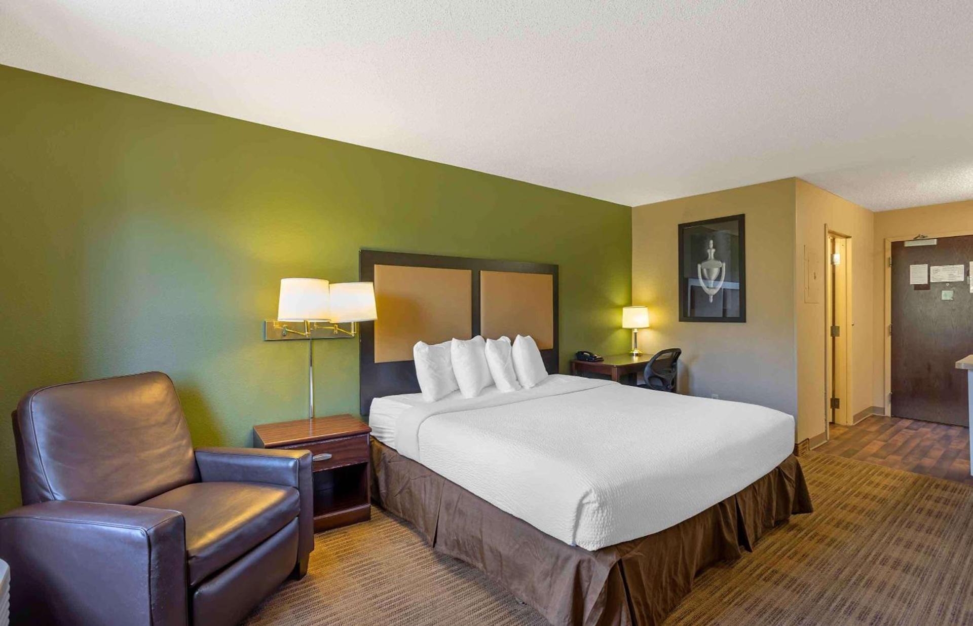 Extended Stay America Select Suites - Springfield - South photo 14