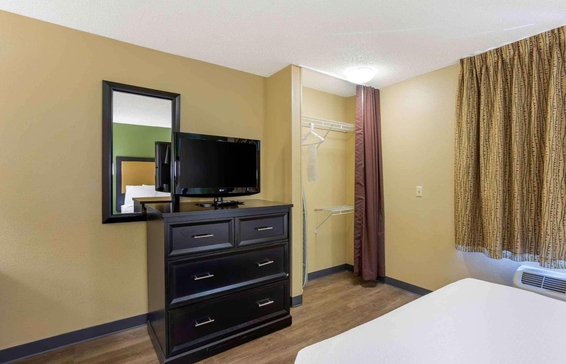 Extended Stay America Select Suites - Springfield - South photo 24