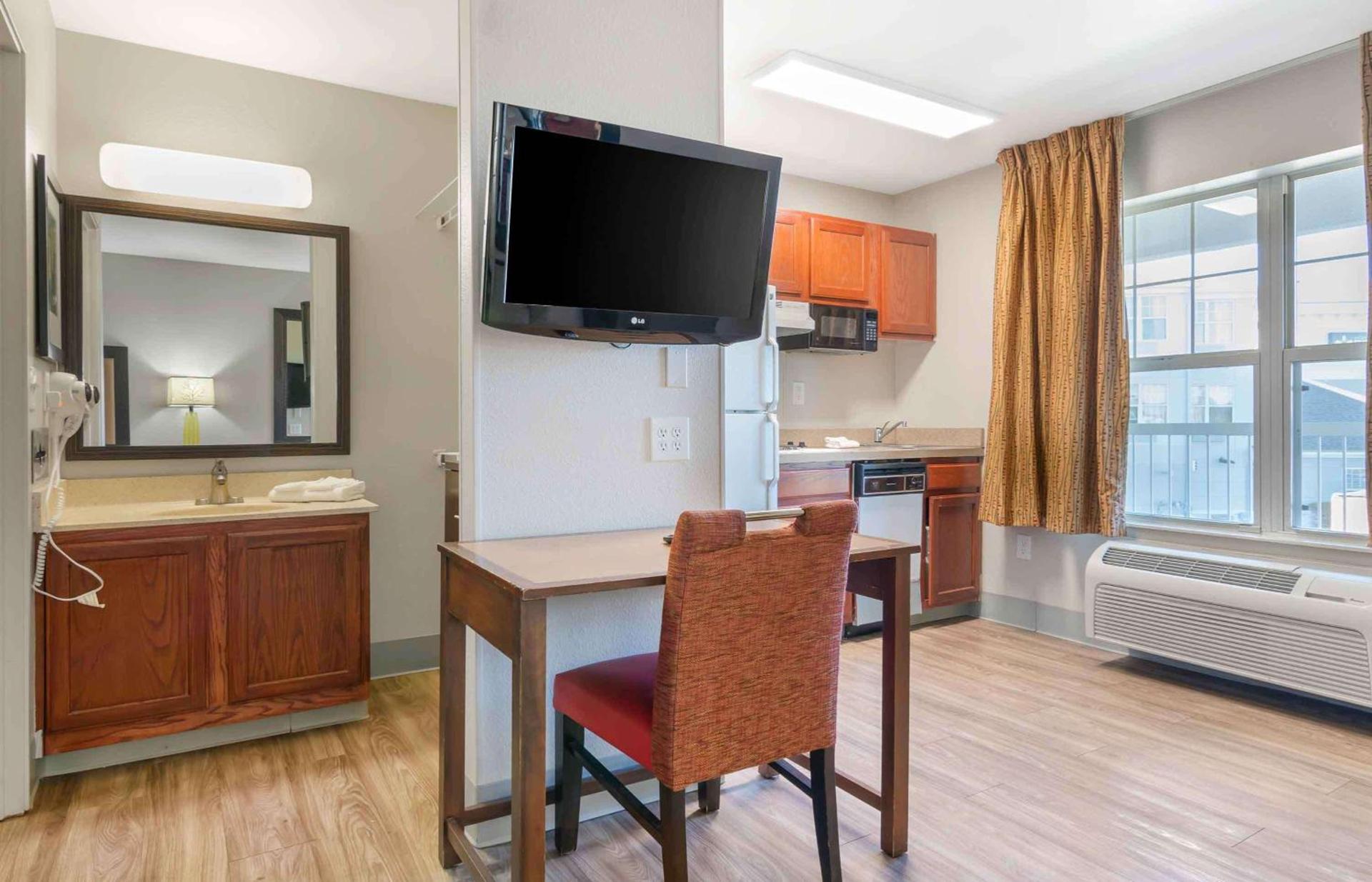 Extended Stay America Suites - Kansas City - Lenexa - 87th St photo 12