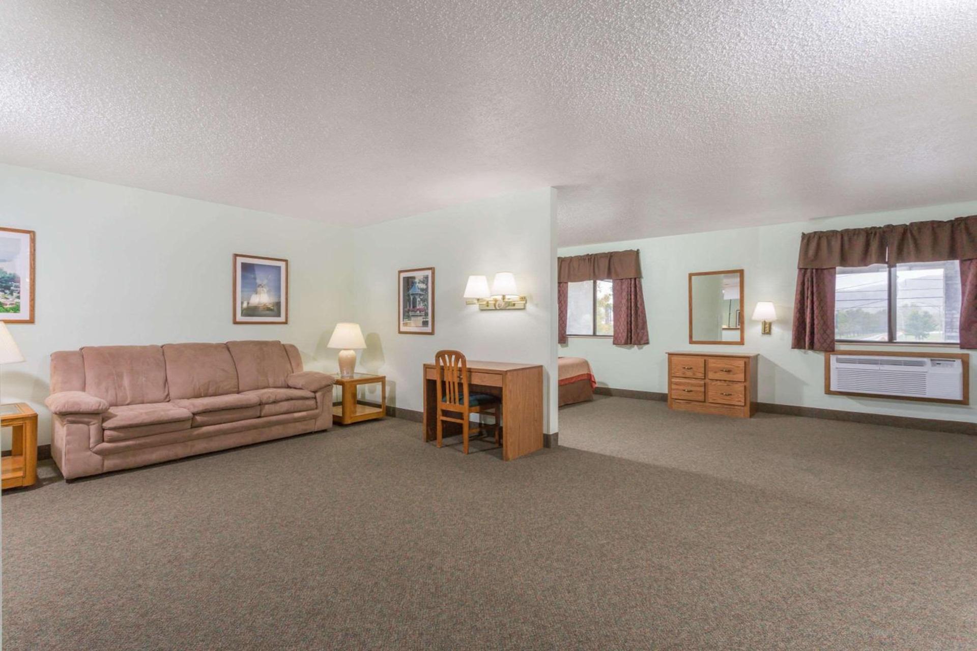 Super 8 by Wyndham Gallipolis Pt Pleasant Area photo 11