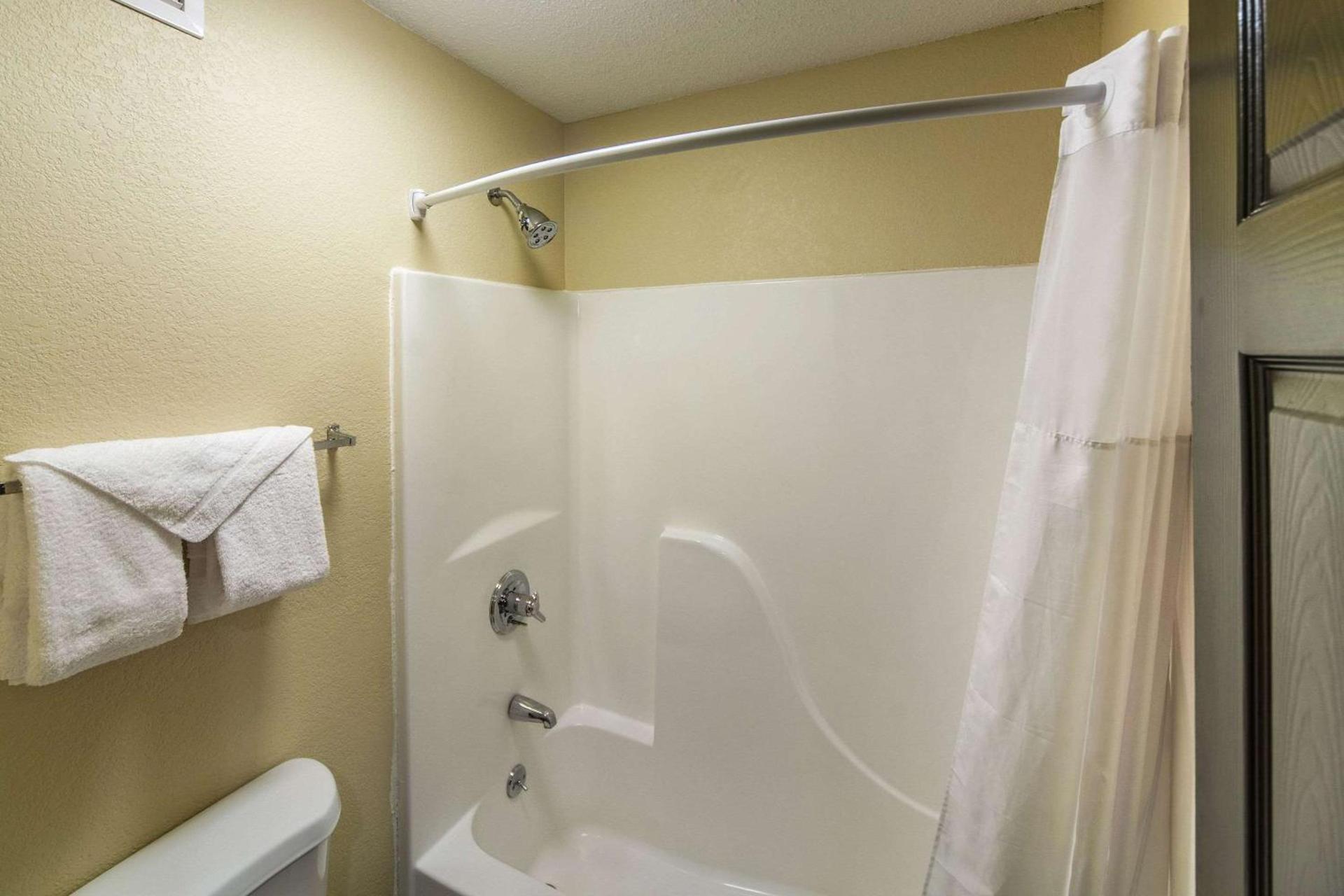 Quality Inn Decatur near US-224 photo 12