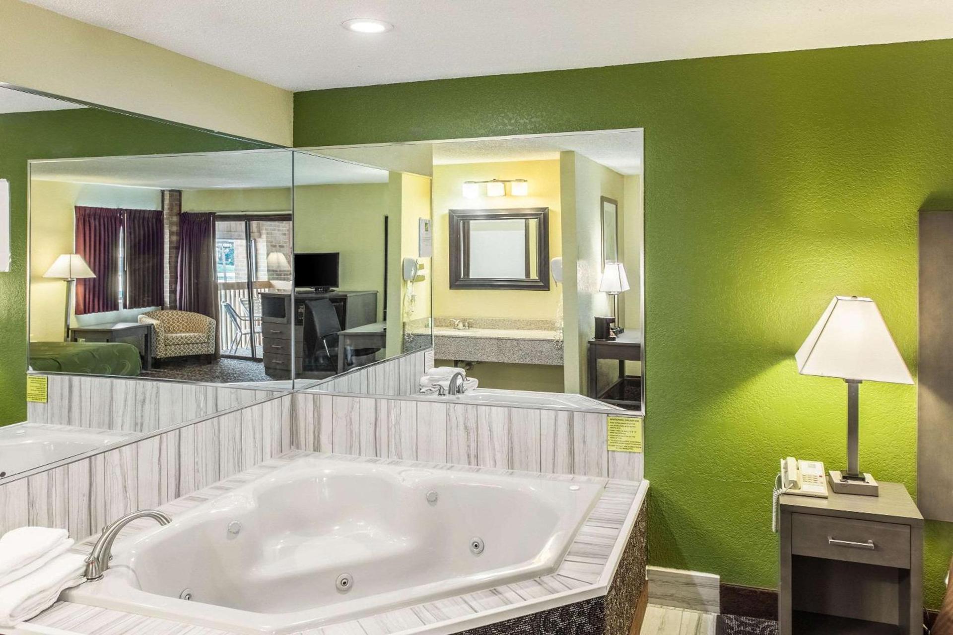 Quality Inn Decatur near US-224 photo 15