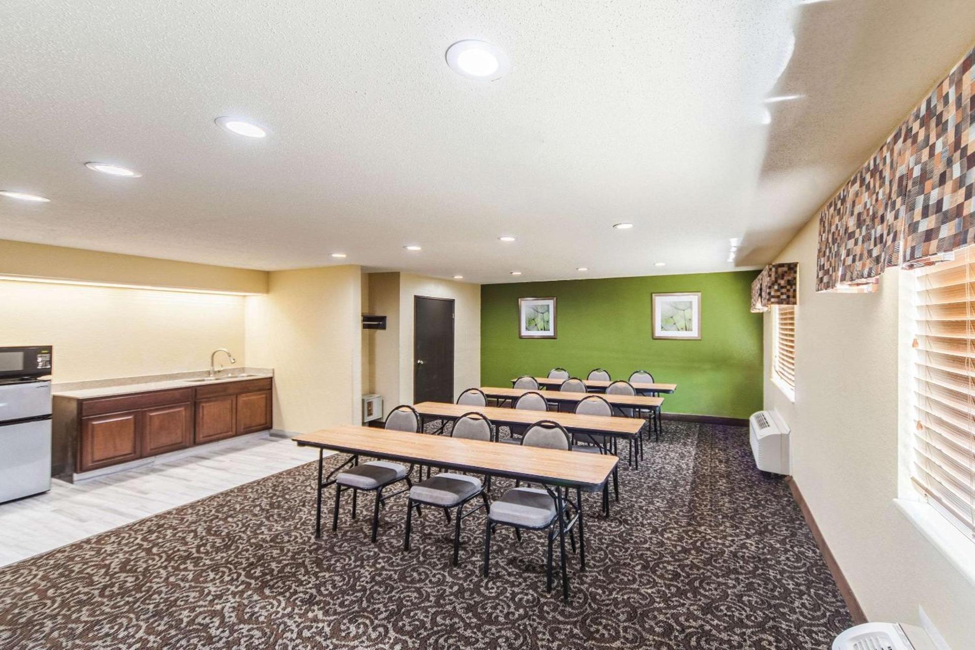 Quality Inn Decatur near US-224 photo 36