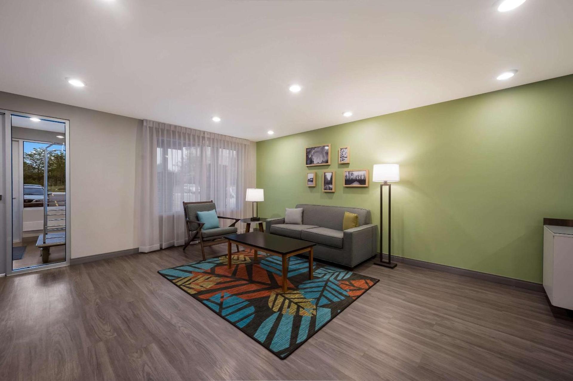 WoodSpring Suites Wixom - Novi photo 6